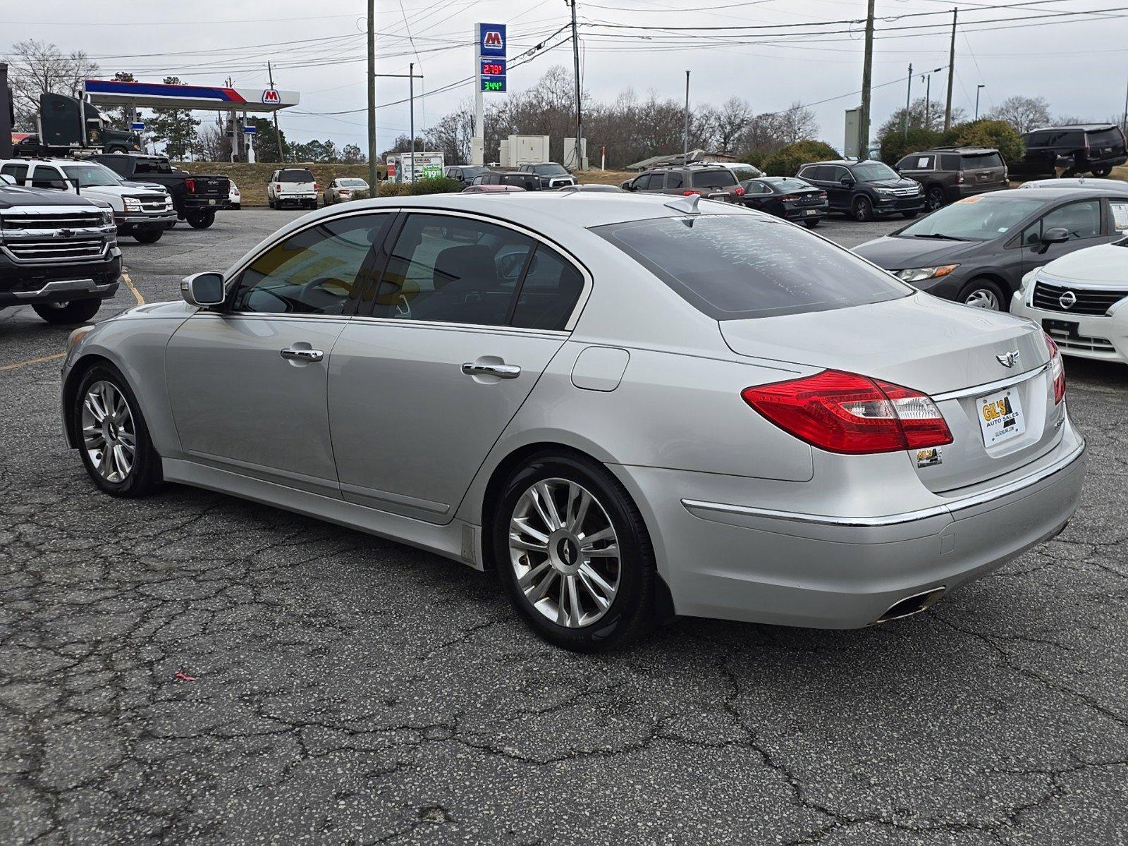 2013 /Jet black Hyundai Genesis 3.8L (KMHGC4DD7DU) with an Gas V6 3.8L/231 engine, 8-Speed Automatic w/Manual Shift transmission, located at 3959 U.S. 80 W, Phenix City, AL, 36870, (334) 297-4885, 32.469296, -85.135185 - 2013 Hyundai Genesis 3.8L - Photo#6