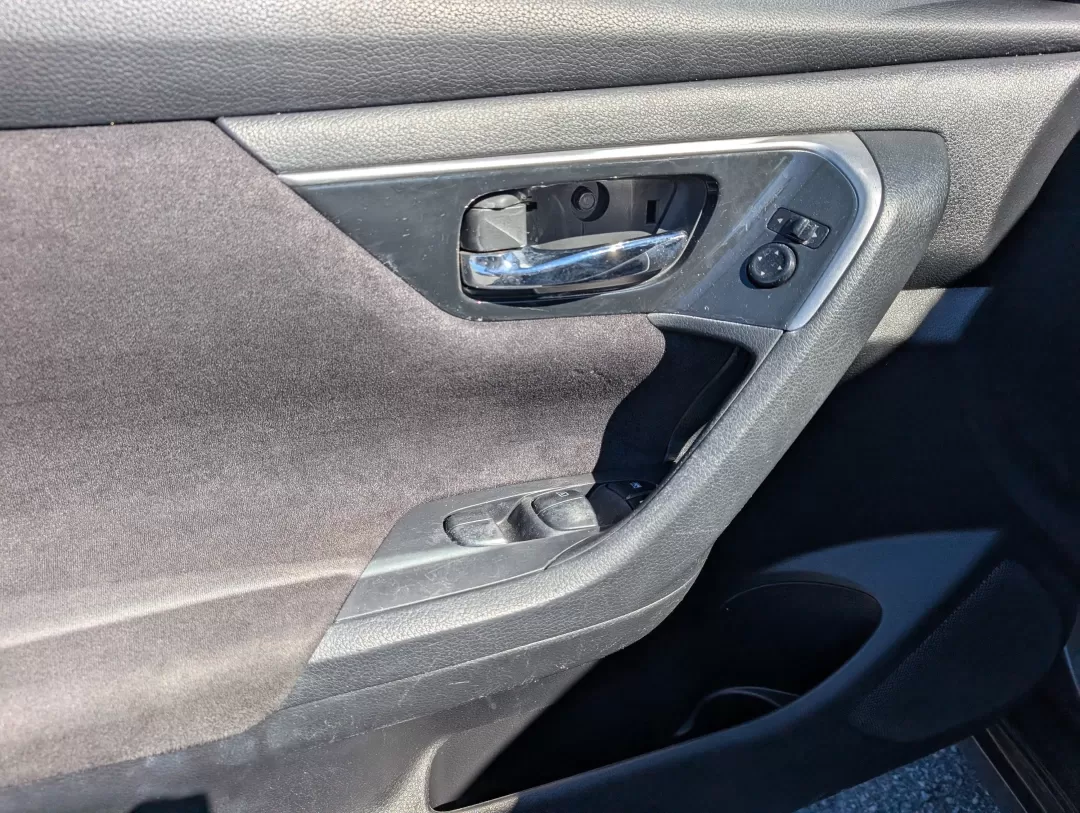 2013 /Charcoal Nissan Altima 2.5 S (1N4AL3AP0DC) with an Other engine, located at 3959 U.S. 80 W, Phenix City, AL, 36870, (334) 297-4885, 32.469296, -85.135185 - 2013 Nissan Altima 2.5 S - Photo#8