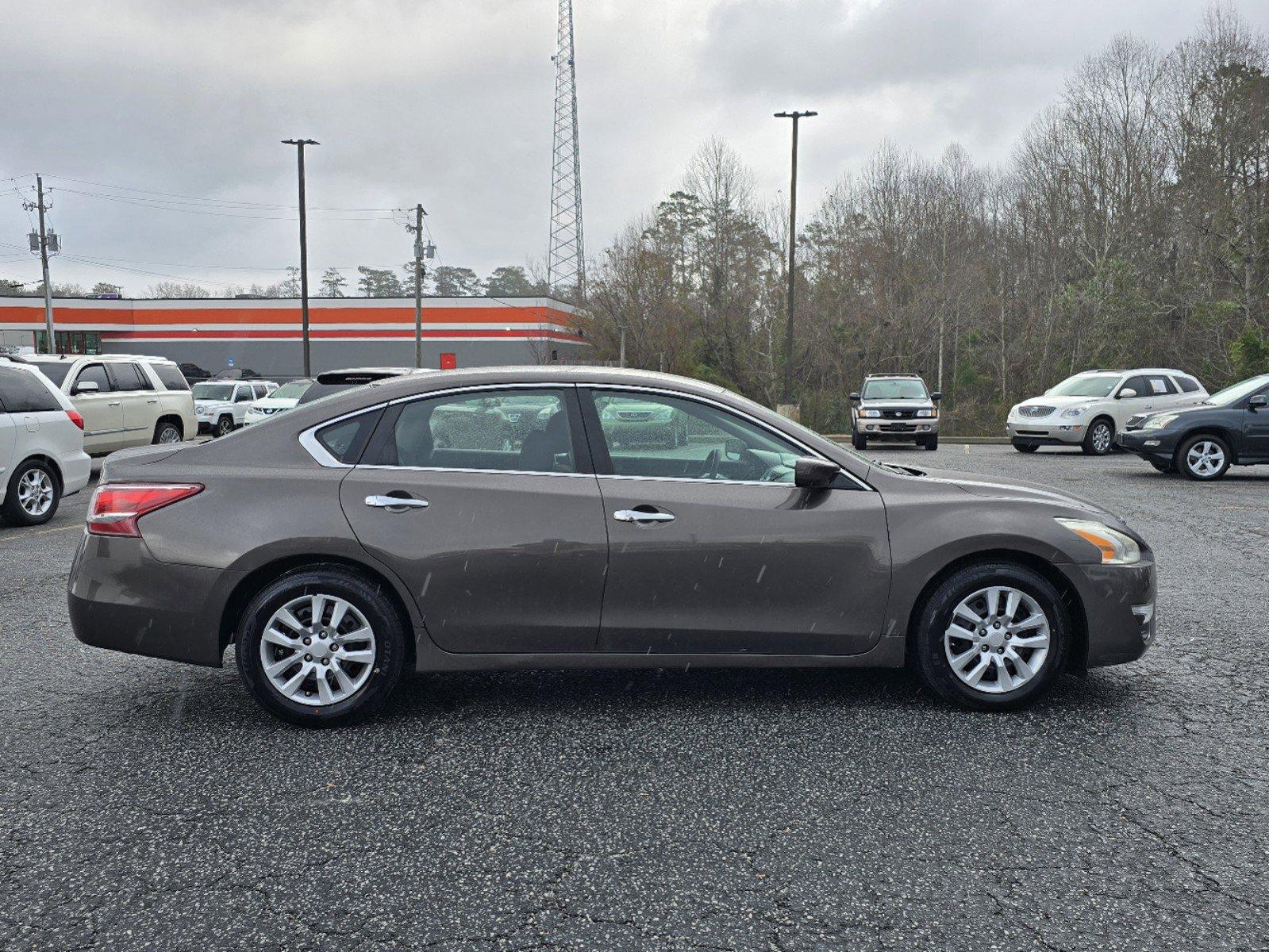 2013 /Charcoal Nissan Altima 2.5 S (1N4AL3AP0DC) with an Gas I4 2.5L/152 engine, 1-Speed Continuously Variable Ratio transmission, located at 3959 U.S. 80 W, Phenix City, AL, 36870, (334) 297-4885, 32.469296, -85.135185 - 2013 Nissan Altima 2.5 S - Photo#3