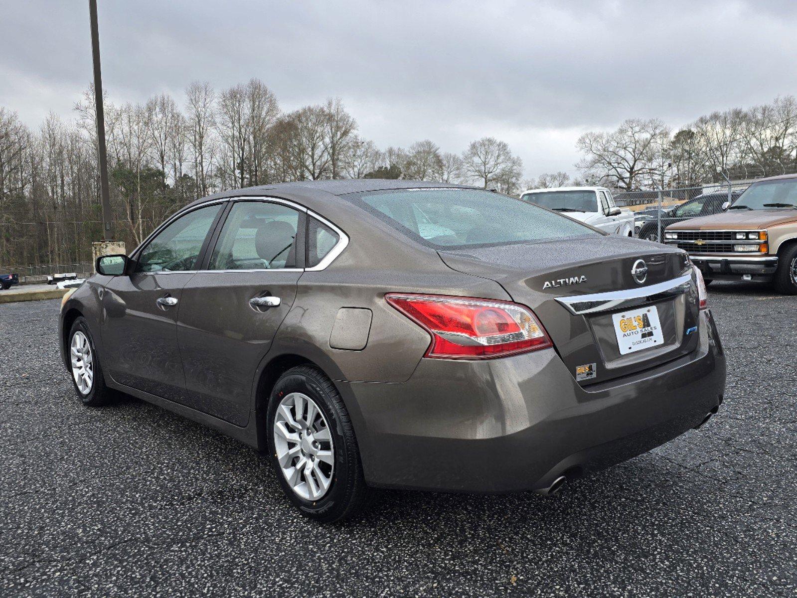 2013 /Charcoal Nissan Altima 2.5 S (1N4AL3AP0DC) with an Gas I4 2.5L/152 engine, 1-Speed Continuously Variable Ratio transmission, located at 3959 U.S. 80 W, Phenix City, AL, 36870, (334) 297-4885, 32.469296, -85.135185 - 2013 Nissan Altima 2.5 S - Photo#6