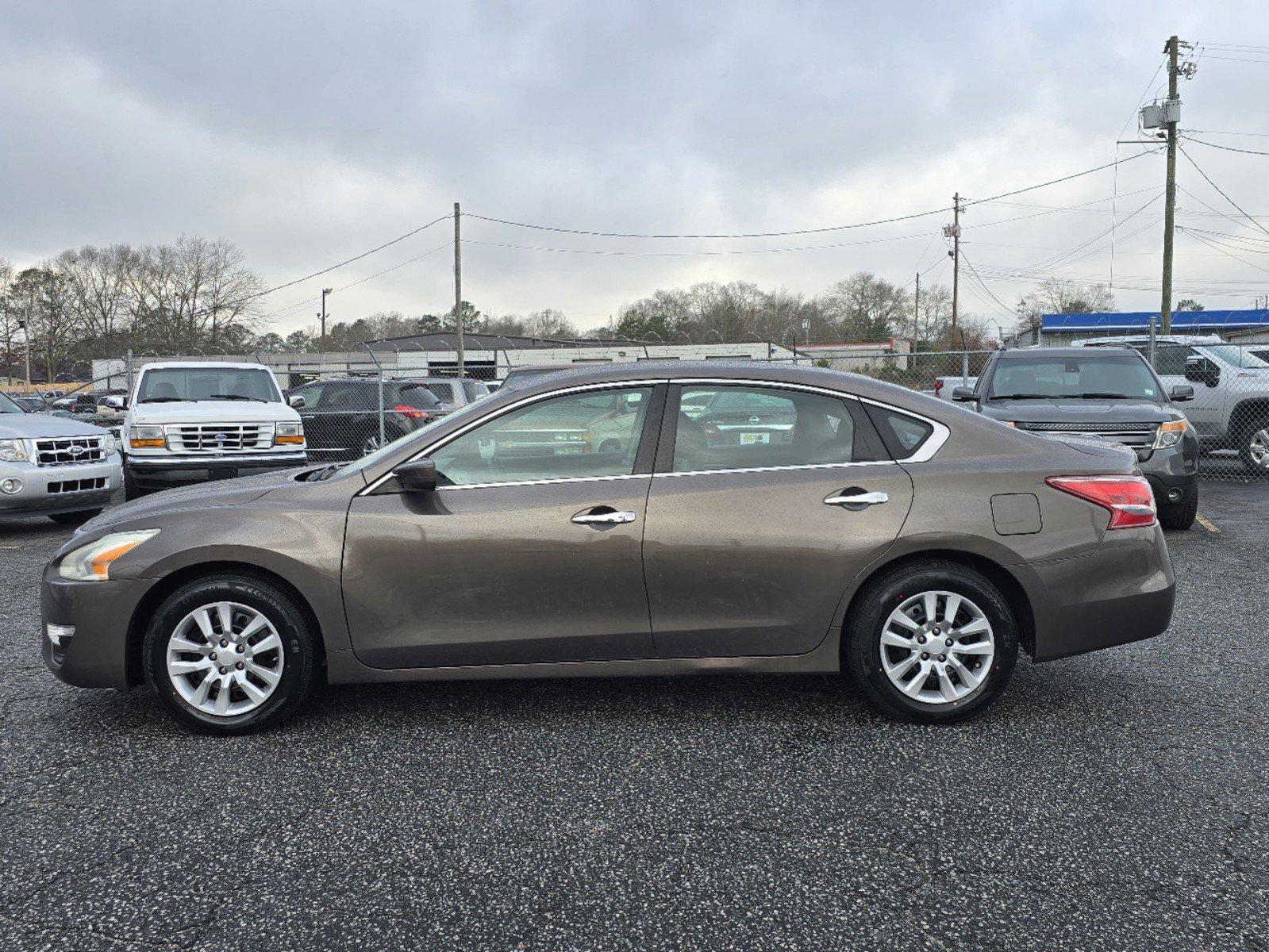 2013 /Charcoal Nissan Altima 2.5 S (1N4AL3AP0DC) with an Gas I4 2.5L/152 engine, 1-Speed Continuously Variable Ratio transmission, located at 3959 U.S. 80 W, Phenix City, AL, 36870, (334) 297-4885, 32.469296, -85.135185 - 2013 Nissan Altima 2.5 S - Photo#7