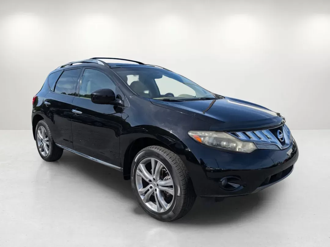 2010 /Beige Nissan Murano LE (JN8AZ1MW6AW) with an Gas V6 3.5L/ engine, 1-Speed Automatic (CVT) Continuously Variable transmission, located at 7000 Northlake Connector, Columbus, GA, 31904, (706) 987-8085, 32.524975, -84.978134 - 2010 Nissan Murano LE - Photo#2