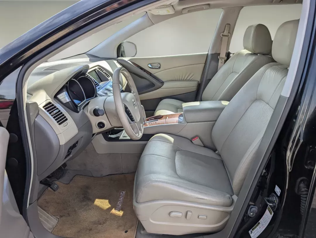 2010 /Beige Nissan Murano LE (JN8AZ1MW6AW) with an Gas V6 3.5L/ engine, 1-Speed Automatic (CVT) Continuously Variable transmission, located at 7000 Northlake Connector, Columbus, GA, 31904, (706) 987-8085, 32.524975, -84.978134 - 2010 Nissan Murano LE - Photo#9
