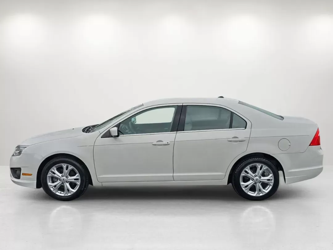 2012 Ford Fusion SE (3FAHP0HA7CR) with an Gas I4 2.5L/152 engine, 6-Speed Automatic transmission, located at 521 Old Farm Lane Rd, Prattville, AL, 36066, (334) 325-1505, 32.482460, -86.416367 - 2012 Ford Fusion SE - Photo#8