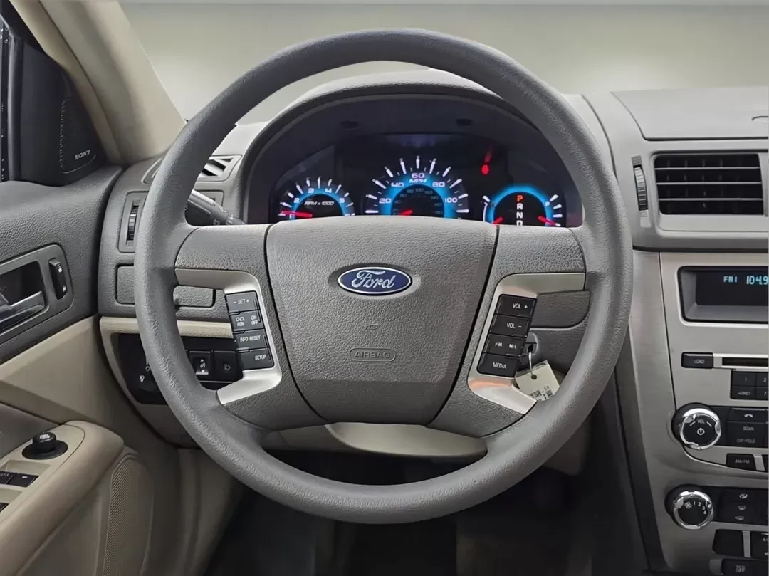 2012 Ford Fusion SE (3FAHP0HA7CR) with an Gas I4 2.5L/152 engine, 6-Speed Automatic transmission, located at 521 Old Farm Lane Rd, Prattville, AL, 36066, (334) 325-1505, 32.482460, -86.416367 - 2012 Ford Fusion SE - Photo#11