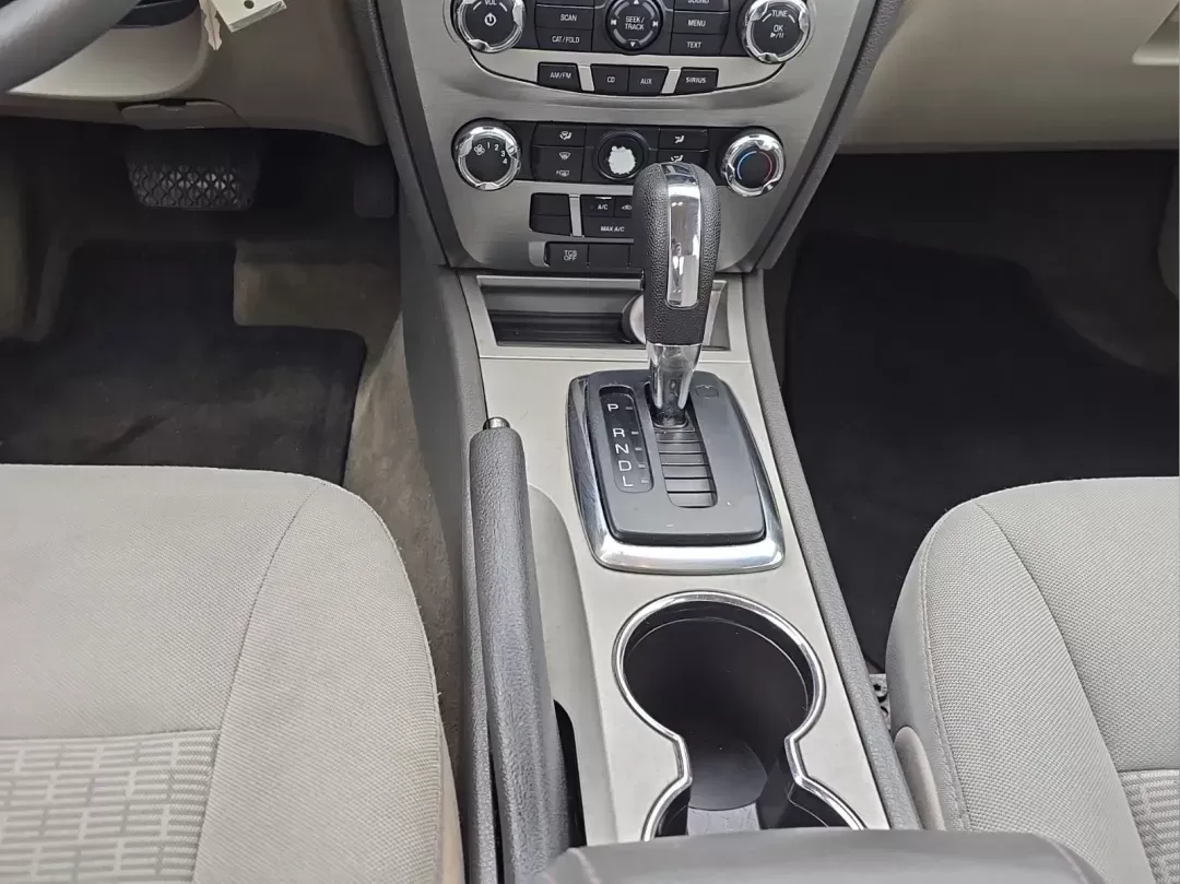 2012 Ford Fusion SE (3FAHP0HA7CR) with an Gas I4 2.5L/152 engine, 6-Speed Automatic transmission, located at 521 Old Farm Lane Rd, Prattville, AL, 36066, (334) 325-1505, 32.482460, -86.416367 - 2012 Ford Fusion SE - Photo#13