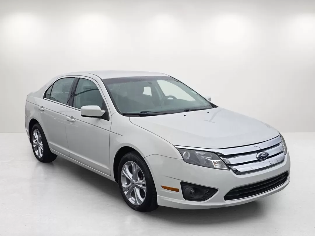 2012 Ford Fusion SE (3FAHP0HA7CR) with an Other engine, located at 5115 14th Ave., Columbus, GA, 31904, (706) 323-0345, 32.511494, -84.971046 - Elevate your daily commute or weekend outings with this stunning 2012 Ford Fusion SE, available now at Gils Auto - Columbus #2. This sedan isn't just a vehicle; it's a lifestyle choice for those who prioritize comfort, reliability, and affordability. Perfect for budget-conscious buyers or anyone nav - Photo#2