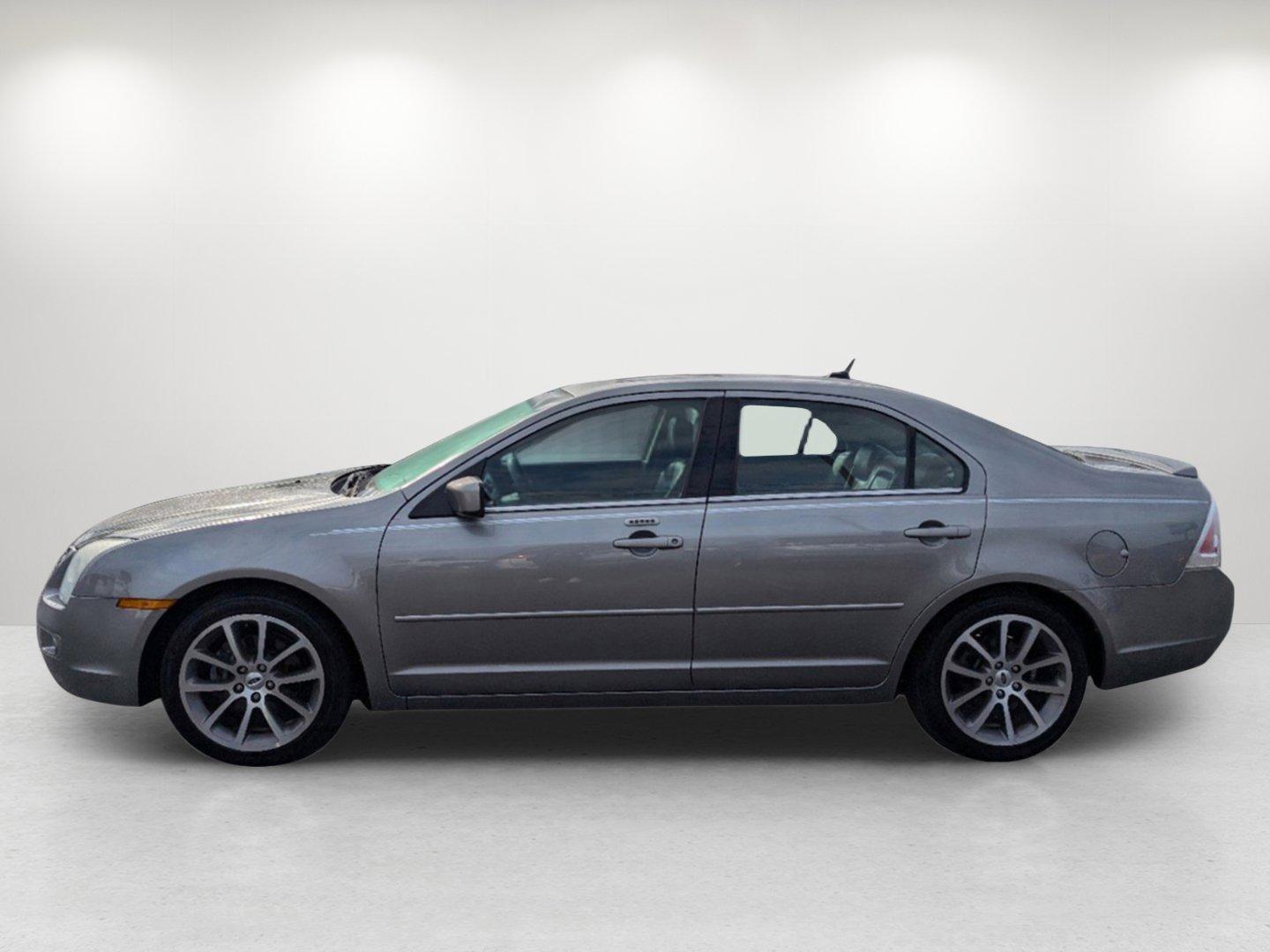 2009 Ford Fusion SEL (3FAHP08189R) with an Gas V6 3.0L/182 engine, 6-Speed Automatic transmission, located at 1430 Gateway Drive, Opelika, AL, 36801, (334) 239-0944, 32.637871, -85.409790 - 2009 Ford Fusion SEL - Photo#7