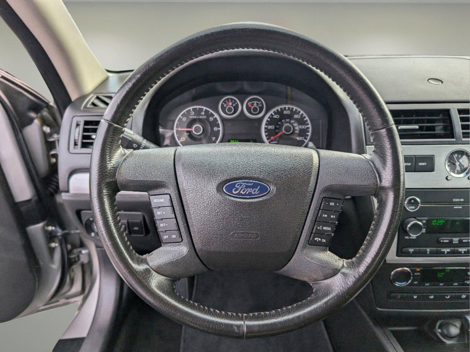 2009 Ford Fusion SEL (3FAHP08189R) with an Gas V6 3.0L/182 engine, 6-Speed Automatic transmission, located at 1430 Gateway Drive, Opelika, AL, 36801, (334) 239-0944, 32.637871, -85.409790 - 2009 Ford Fusion SEL - Photo#13