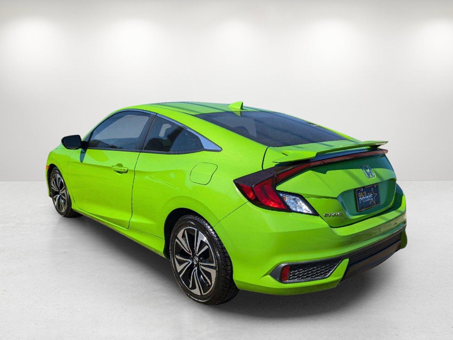 2017 Honda Civic Coupe EX-L (2HGFC3B71HH) with an Intercooled Turbo Regular Unleaded I-4 1.5 L/91 engine, 1-Speed CVT w/OD transmission, located at 1430 Gateway Drive, Opelika, AL, 36801, (334) 239-0944, 32.637871, -85.409790 - 2017 Honda Civic Coupe EX-L - Photo#6