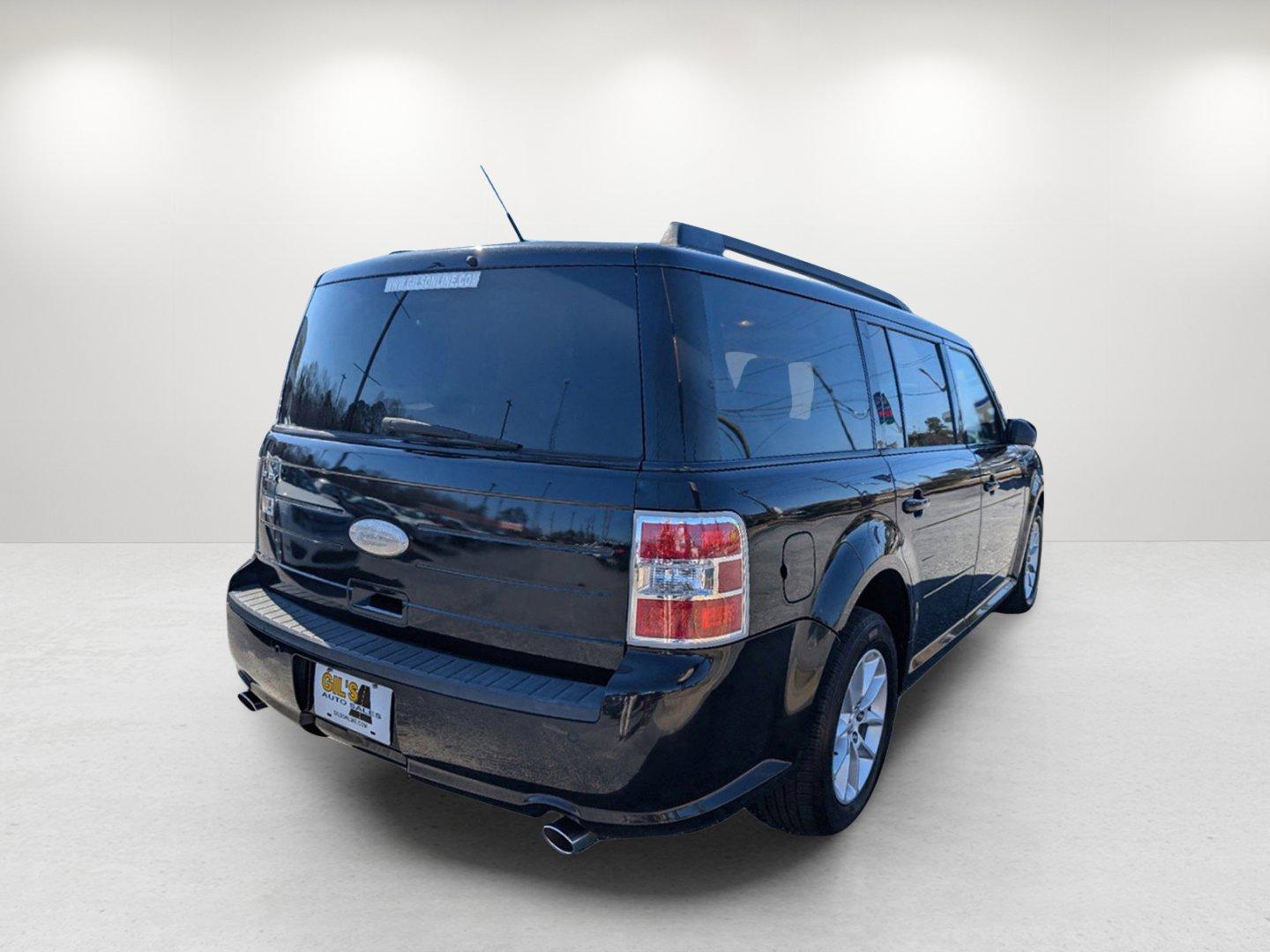 2013 Ford Flex SE (2FMGK5B80DB) with an Gas V6 3.5L/213 engine, 6-Speed Automatic transmission, located at 1430 Gateway Drive, Opelika, AL, 36801, (334) 239-0944, 32.637871, -85.409790 - 2013 Ford Flex SE - Photo#4