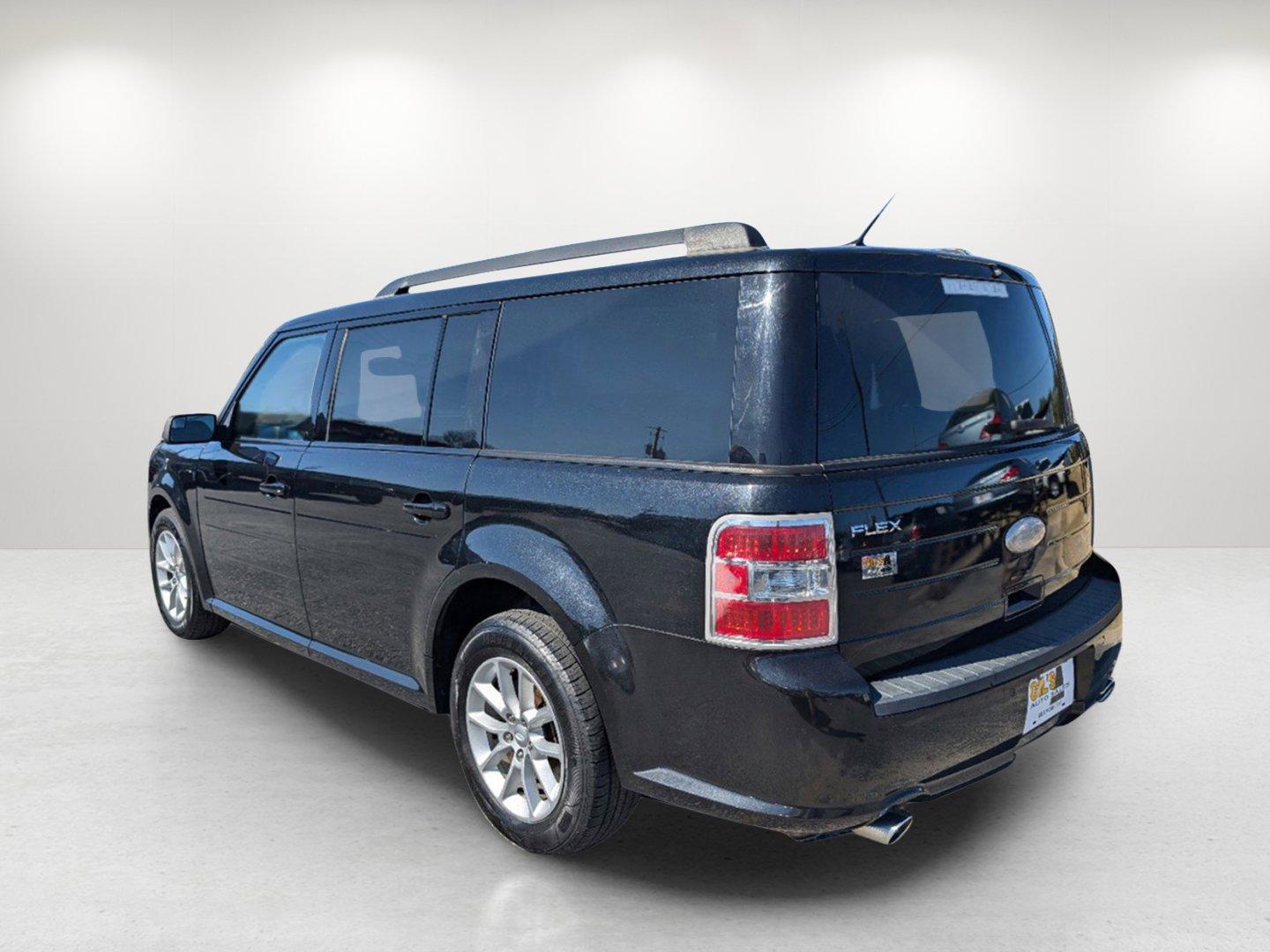 2013 Ford Flex SE (2FMGK5B80DB) with an Gas V6 3.5L/213 engine, 6-Speed Automatic transmission, located at 1430 Gateway Drive, Opelika, AL, 36801, (334) 239-0944, 32.637871, -85.409790 - 2013 Ford Flex SE - Photo#6