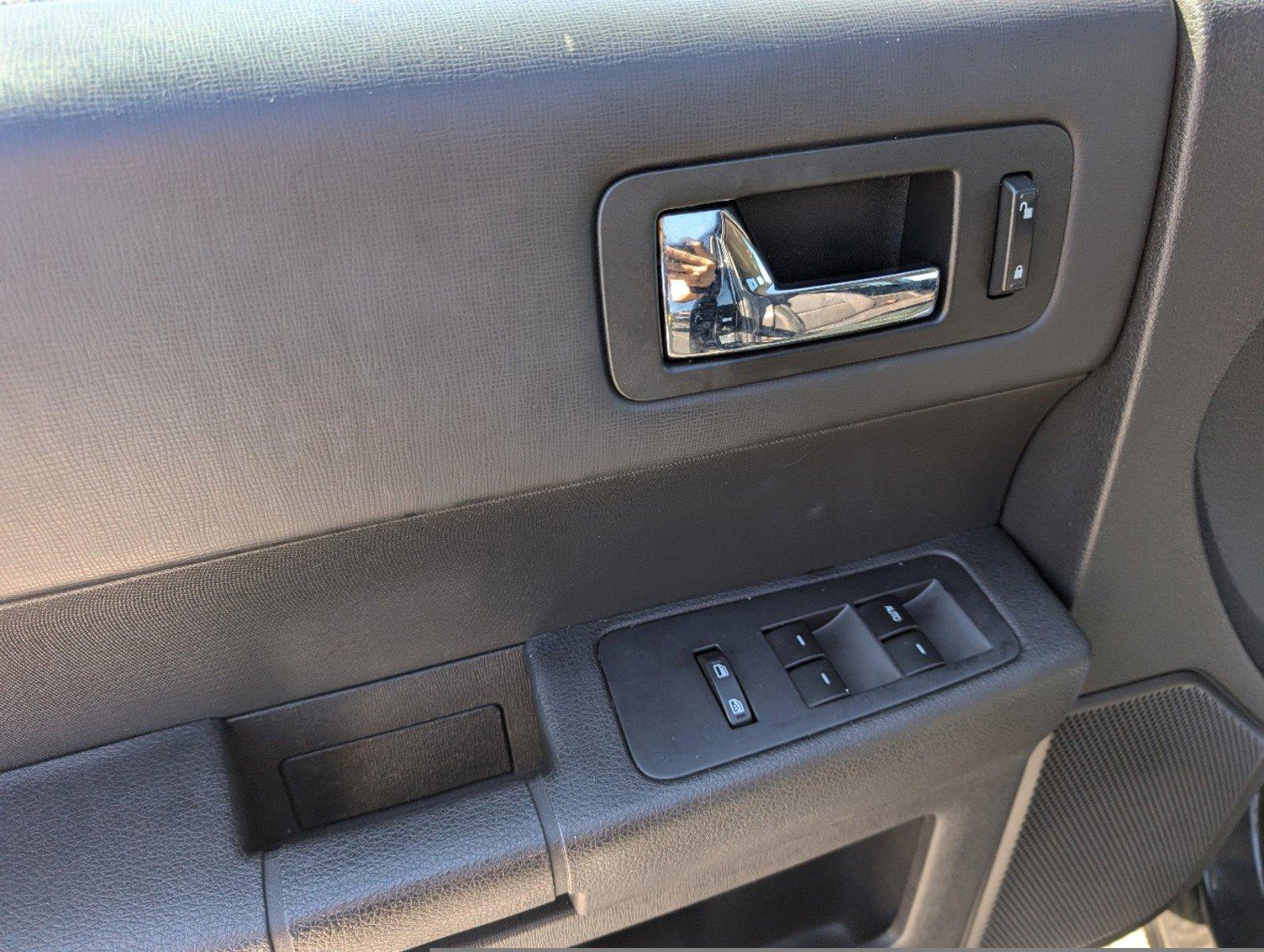 2013 Ford Flex SE (2FMGK5B80DB) with an Gas V6 3.5L/213 engine, 6-Speed Automatic transmission, located at 1430 Gateway Drive, Opelika, AL, 36801, (334) 239-0944, 32.637871, -85.409790 - 2013 Ford Flex SE - Photo#13