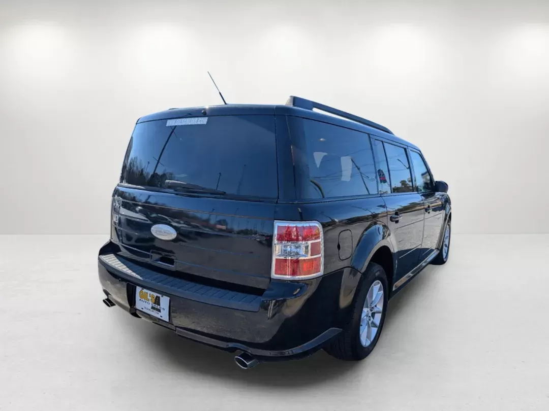 2013 Ford Flex SE (2FMGK5B80DB) with an Gas V6 3.5L/213 engine, 6-Speed Automatic transmission, located at 1430 Gateway Drive, Opelika, AL, 36801, (334) 239-0944, 32.637871, -85.409790 - 2013 Ford Flex SE - Photo#5