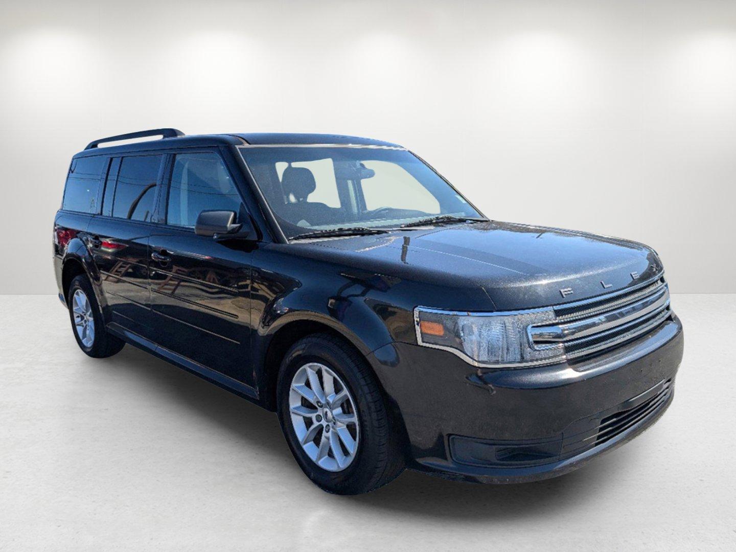 2013 Ford Flex SE (2FMGK5B80DB) with an Gas V6 3.5L/213 engine, 6-Speed Automatic transmission, located at 7000 Northlake Connector, Columbus, GA, 31904, (706) 987-8085, 32.524975, -84.978134 - 2013 Ford Flex SE - Photo#2