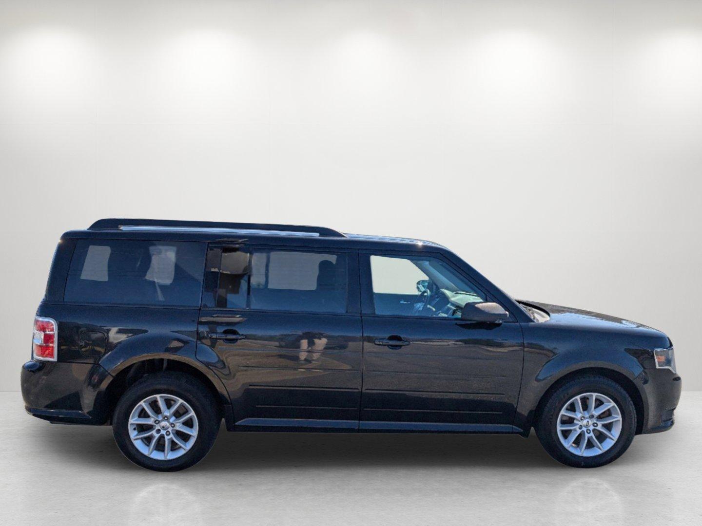 2013 Ford Flex SE (2FMGK5B80DB) with an Gas V6 3.5L/213 engine, 6-Speed Automatic transmission, located at 7000 Northlake Connector, Columbus, GA, 31904, (706) 987-8085, 32.524975, -84.978134 - 2013 Ford Flex SE - Photo#3