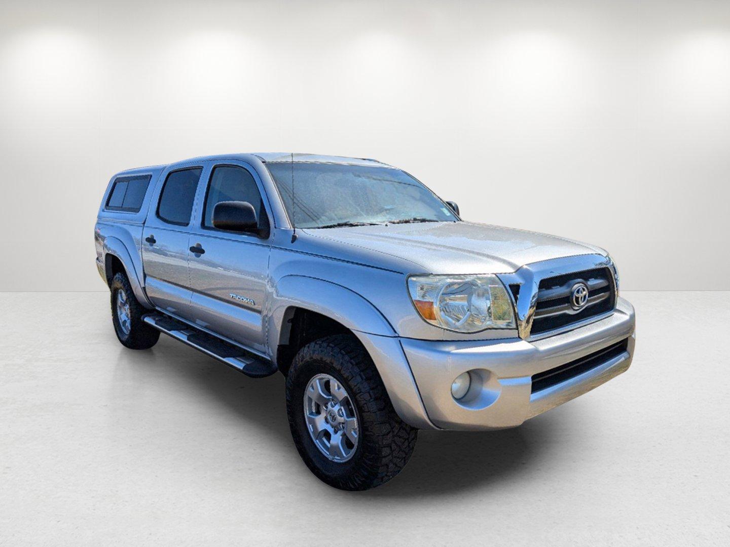 2007 Toyota Tacoma (3TMLU42NX7M) with an Gas V6 4.0L/241 engine, located at 7000 Northlake Connector, Columbus, GA, 31904, (706) 987-8085, 32.524975, -84.978134 - 2007 Toyota Tacoma - Photo#2