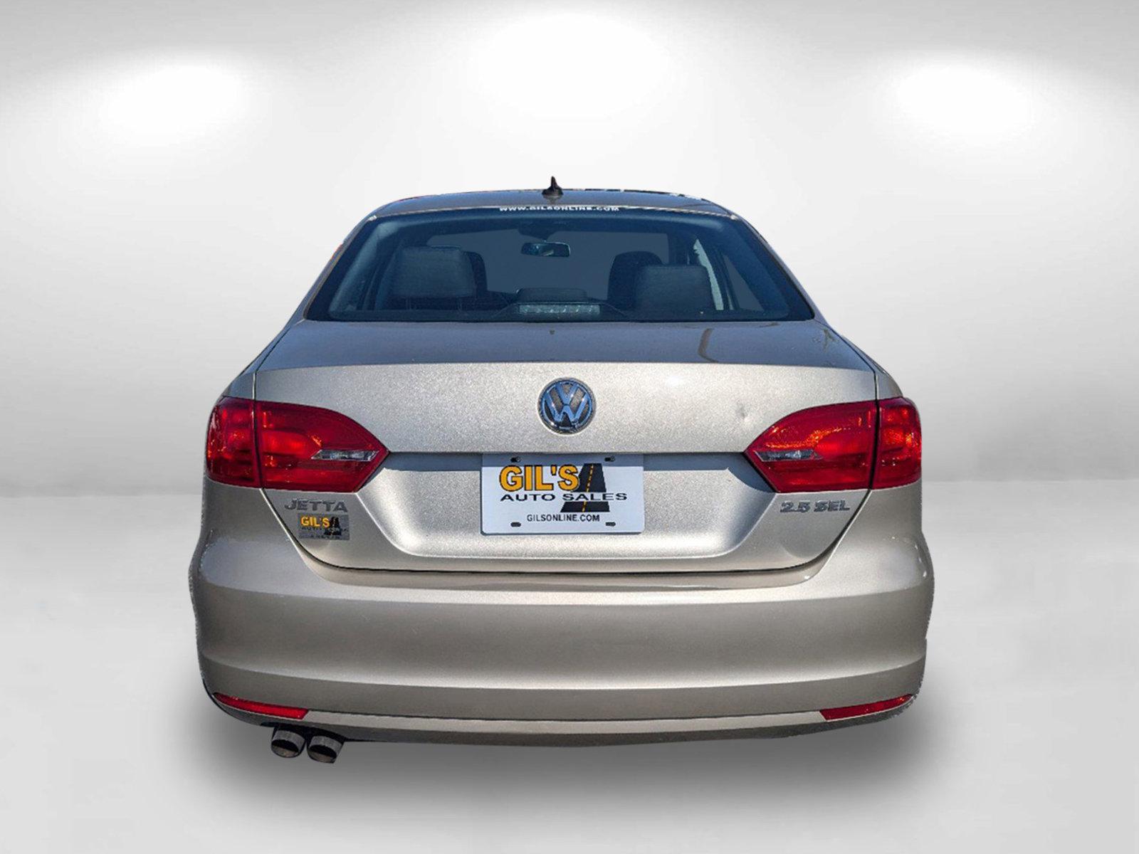 2013 Volkswagen Jetta Sedan (3VWLP7AJ2DM) with an Gas I5 2.5L/151 engine, 6-Speed Automatic w/manual shift transmission, located at 3959 U.S. 80 W, Phenix City, AL, 36870, (334) 297-4885, 32.469296, -85.135185 - 2013 Volkswagen Jetta Sedan - Photo#8