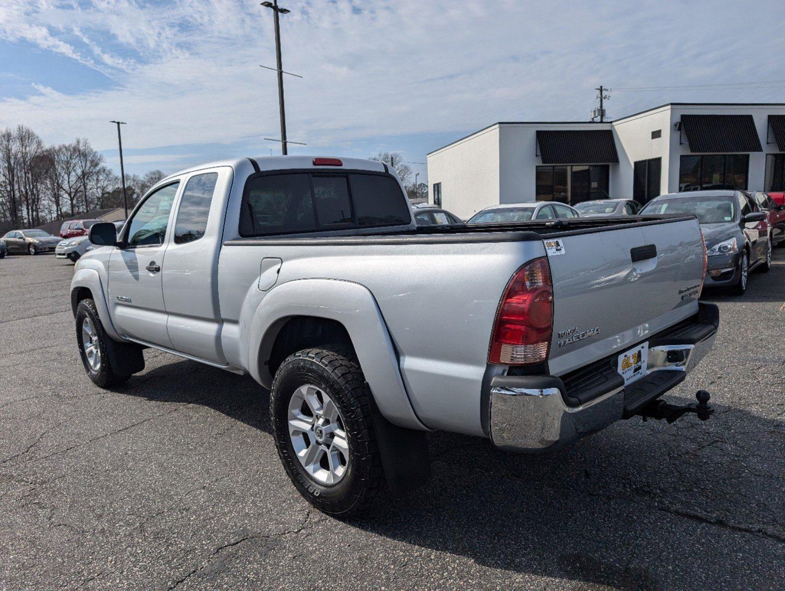 2005 Toyota Tacoma PreRunner (5TETU62N35Z) with an Gas V6 4.0L/241 engine, 5-Speed Automatic w/OD transmission, located at 3959 U.S. 80 W, Phenix City, AL, 36870, (334) 297-4885, 32.469296, -85.135185 - 2005 Toyota Tacoma PreRunner - Photo#6