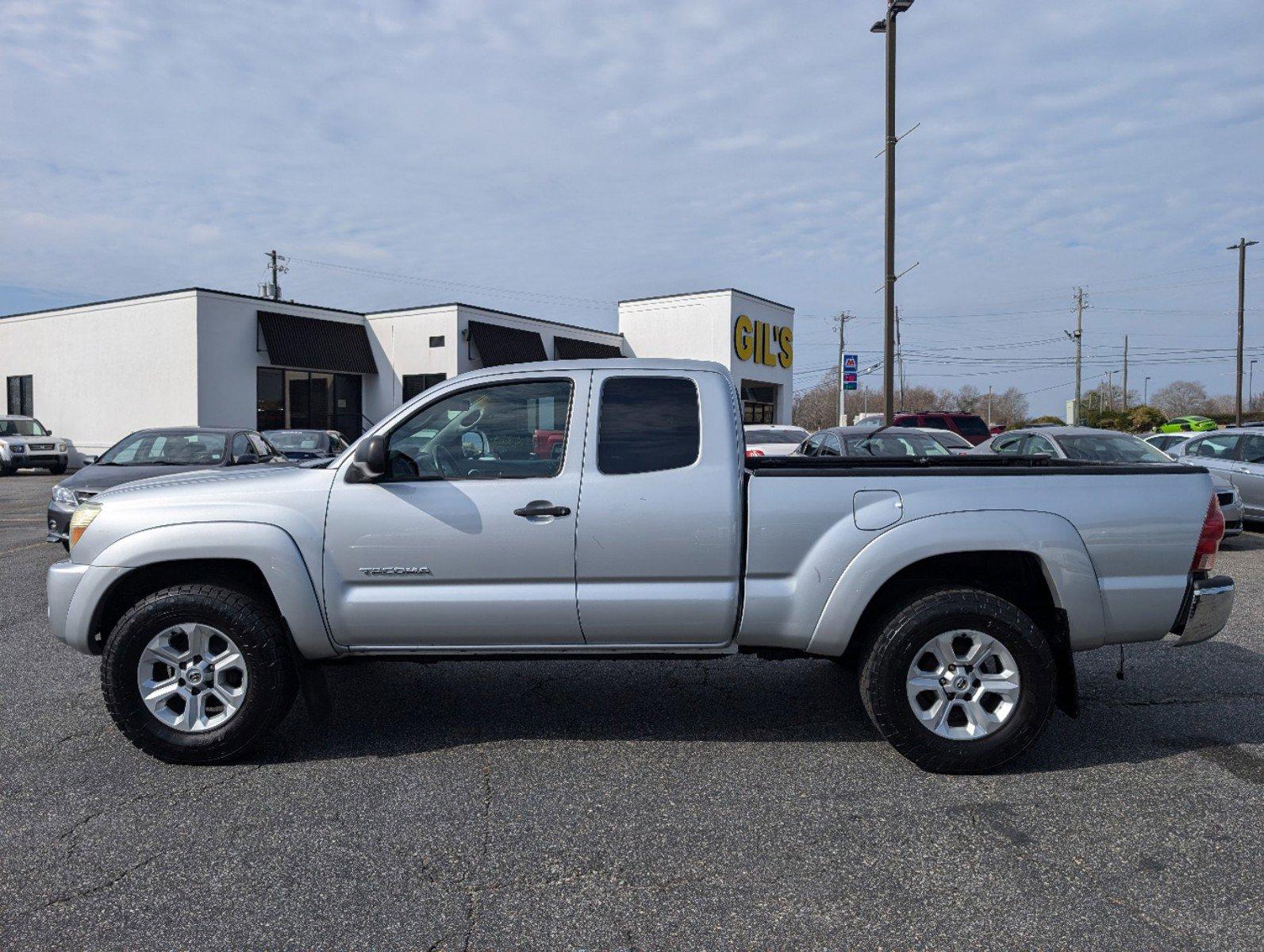 2005 Toyota Tacoma PreRunner (5TETU62N35Z) with an Gas V6 4.0L/241 engine, 5-Speed Automatic w/OD transmission, located at 3959 U.S. 80 W, Phenix City, AL, 36870, (334) 297-4885, 32.469296, -85.135185 - 2005 Toyota Tacoma PreRunner - Photo#7