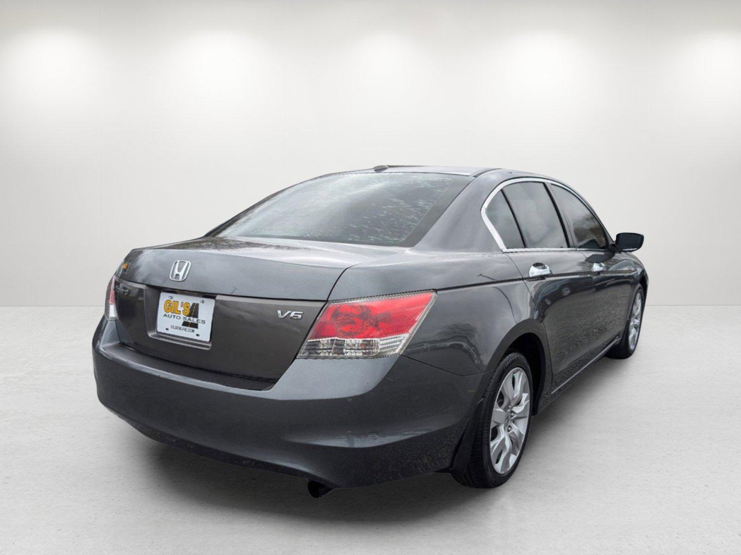 2008 Honda Accord Sdn EX-L (1HGCP36838A) with an Gas V6 3.5L/212 engine, 5-Speed Automatic transmission, located at 1430 Gateway Drive, Opelika, AL, 36801, (334) 239-0944, 32.637871, -85.409790 - 2008 Honda Accord Sdn EX-L - Photo#4