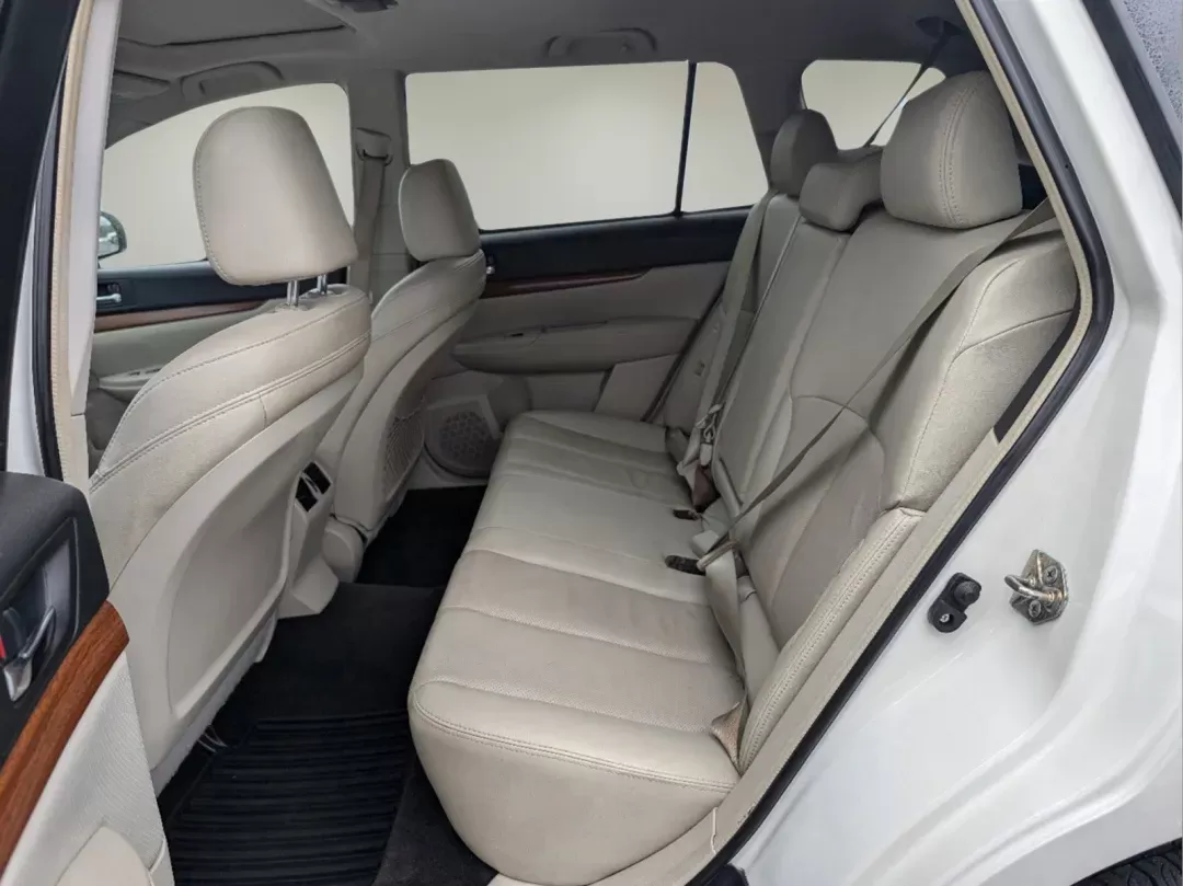 2014 /Warm Ivory Subaru Outback 2.5i Limited (4S4BRCLC8E3) with an Regular Unleaded H-4 2.5 L/152 engine, 6-Speed CVT w/OD transmission, located at 3959 U.S. 80 W, Phenix City, AL, 36870, (334) 297-4885, 32.469296, -85.135185 - 2014 Subaru Outback 2.5i Limited - Photo#10