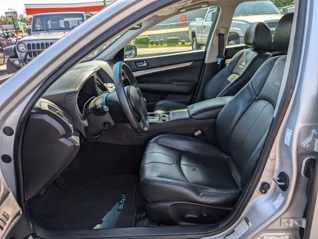 2011 /Graphite Infiniti G37 Sedan Journey (JN1CV6AP3BM) with an Gas V6 3.7L/225 engine, 7-Speed Automatic w/OD transmission, located at 3959 U.S. 80 W, Phenix City, AL, 36870, (334) 297-4885, 32.469296, -85.135185 - 2011 Infiniti G37 Sedan Journey - Photo#9