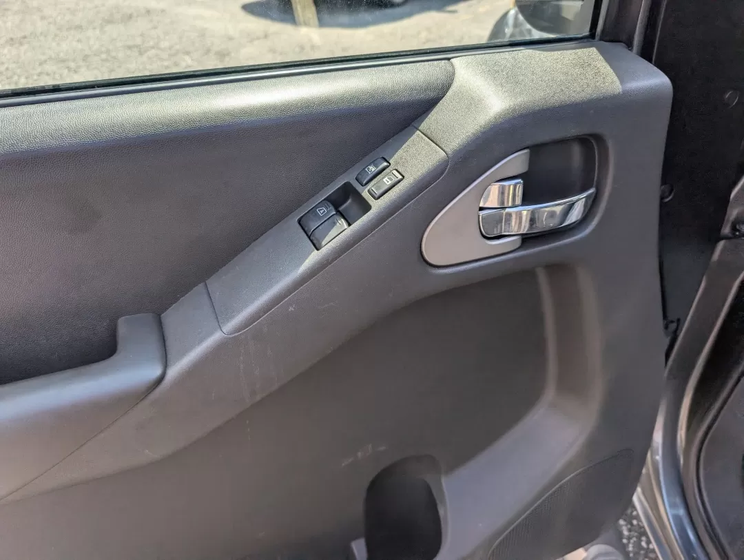 2006 Nissan Frontier Nismo (1N6AD06U36C) with an Other engine, located at 3959 U.S. 80 W, Phenix City, AL, 36870, (334) 297-4885, 32.469296, -85.135185 - 2006 Nissan Frontier Nismo - Photo#8