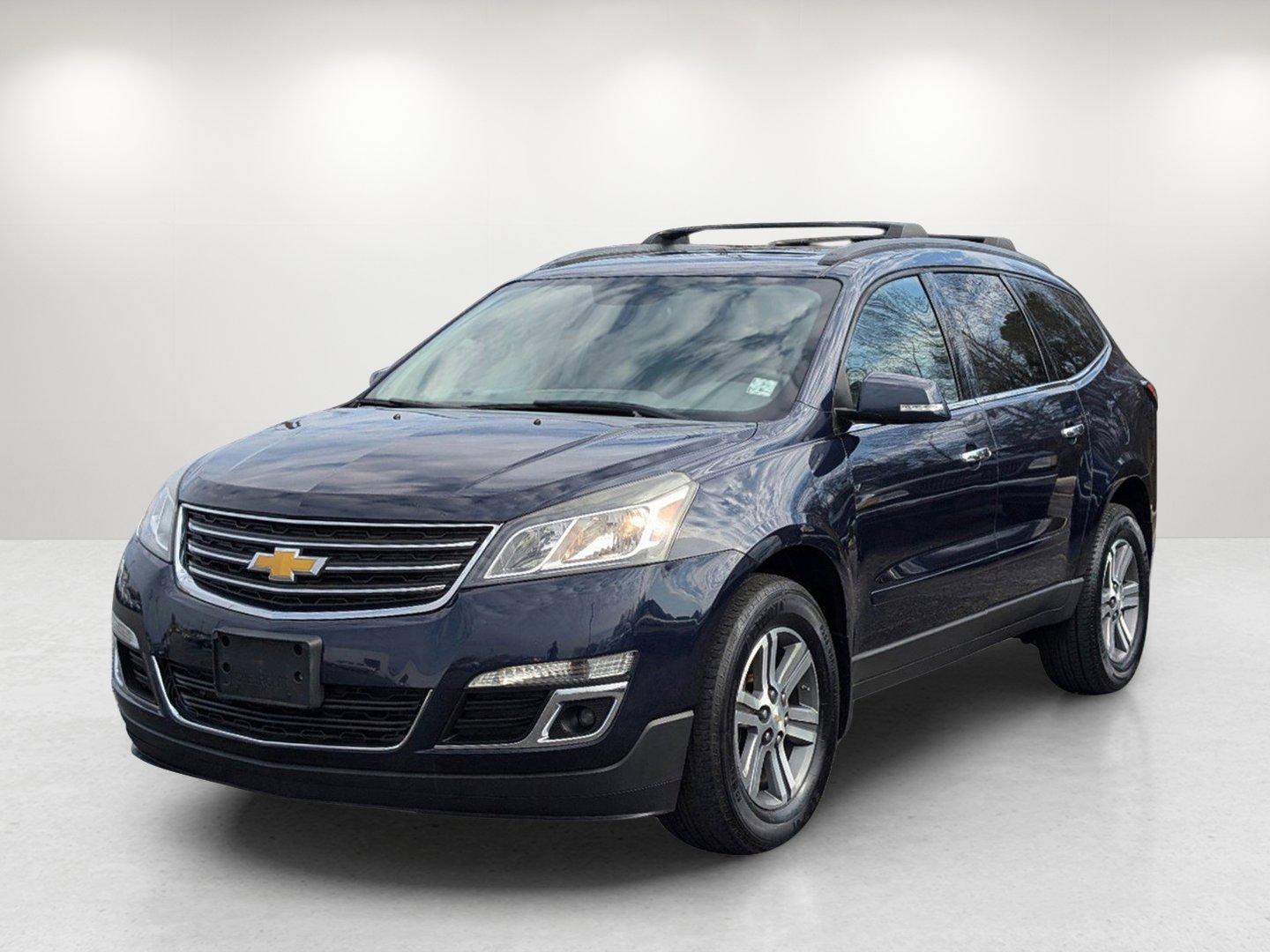 2015 /Dark Titanium/Light Titanium Chevrolet Traverse LT (1GNKVHKD7FJ) with an Gas V6 3.6L/217 engine, 6-Speed Automatic transmission, located at 7000 Northlake Connector, Columbus, GA, 31904, (706) 987-8085, 32.524975, -84.978134 - 2015 Chevrolet Traverse LT - Photo#0