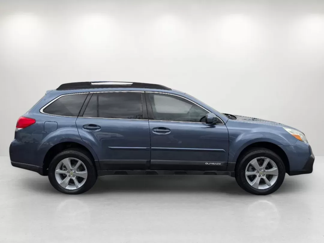 2014 /Warm Ivory Subaru Outback 2.5i Limited (4S4BRCLC0E3) with an Regular Unleaded H-4 2.5 L/152 engine, 6-Speed CVT w/OD transmission, located at 5115 14th Ave., Columbus, GA, 31904, (706) 323-0345, 32.511494, -84.971046 - 2014 Subaru Outback 2.5i Limited - Photo#3