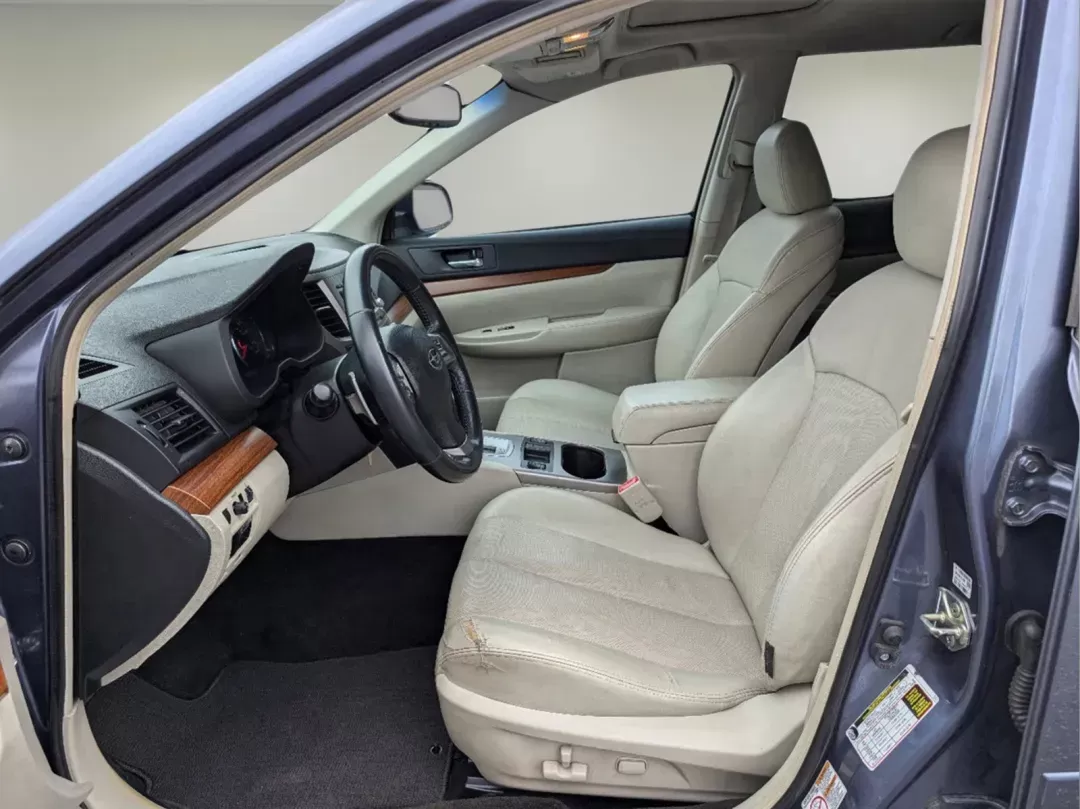 2014 /Warm Ivory Subaru Outback 2.5i Limited (4S4BRCLC0E3) with an Regular Unleaded H-4 2.5 L/152 engine, 6-Speed CVT w/OD transmission, located at 5115 14th Ave., Columbus, GA, 31904, (706) 323-0345, 32.511494, -84.971046 - 2014 Subaru Outback 2.5i Limited - Photo#9
