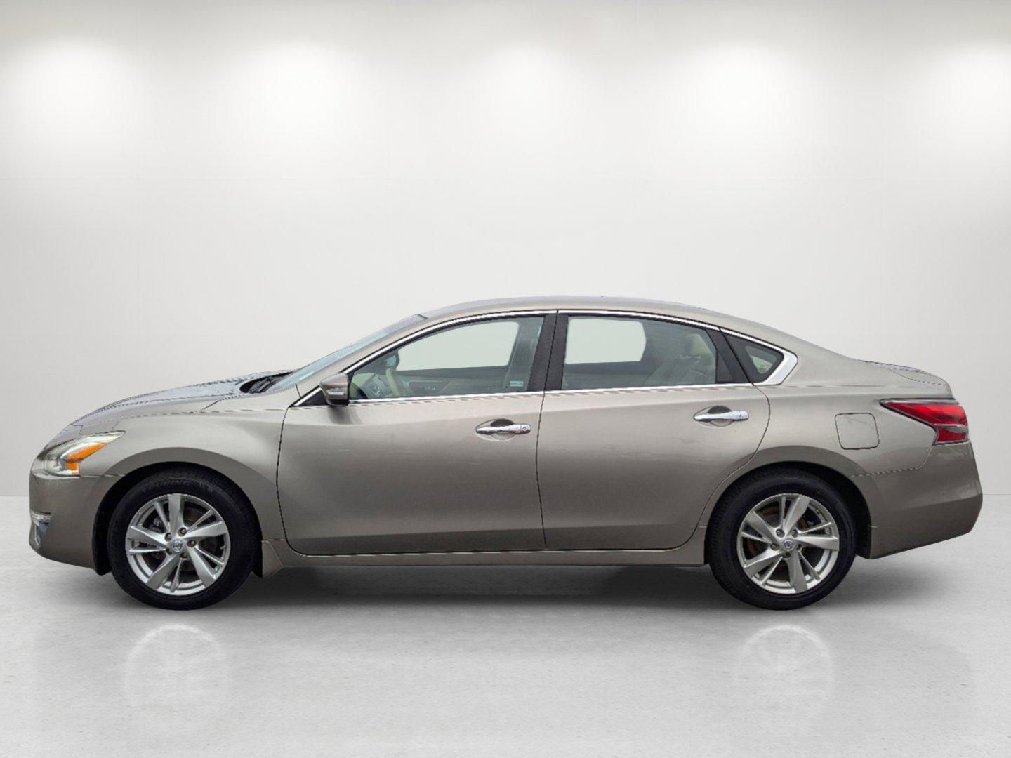 2014 /Beige Nissan Altima 2.5 SL (1N4AL3AP0EC) with an Regular Unleaded I-4 2.5 L/152 engine, 1-Speed CVT w/OD transmission, located at 804 22nd Ave, Phenix City, AL, 36870, (334) 297-1860, 32.484749, -85.024475 - 2014 Nissan Altima 2.5 SL - Photo#7