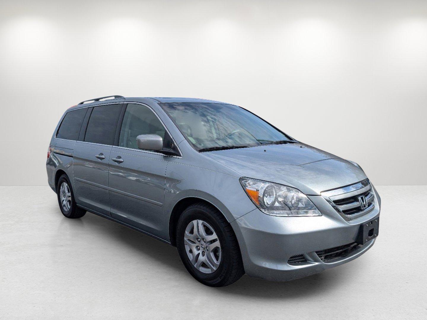 2007 Honda Odyssey EX-L (5FNRL38607B) with an Gas V6 3.5L/212 engine, 5-Speed Automatic transmission, located at 7000 Northlake Connector, Columbus, GA, 31904, (706) 987-8085, 32.524975, -84.978134 - 2007 Honda Odyssey EX-L - Photo#2