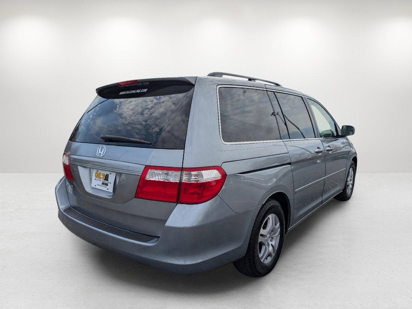 2007 Honda Odyssey EX-L (5FNRL38607B) with an Gas V6 3.5L/212 engine, 5-Speed Automatic transmission, located at 7000 Northlake Connector, Columbus, GA, 31904, (706) 987-8085, 32.524975, -84.978134 - 2007 Honda Odyssey EX-L - Photo#4