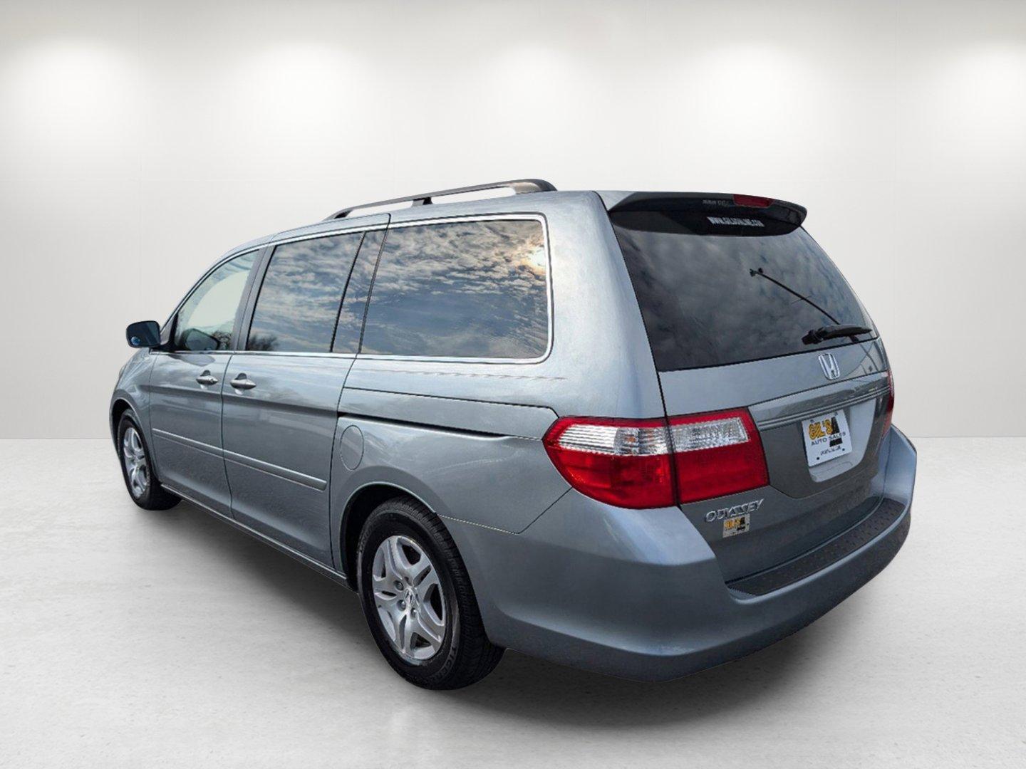 2007 Honda Odyssey EX-L (5FNRL38607B) with an Gas V6 3.5L/212 engine, 5-Speed Automatic transmission, located at 7000 Northlake Connector, Columbus, GA, 31904, (706) 987-8085, 32.524975, -84.978134 - 2007 Honda Odyssey EX-L - Photo#6