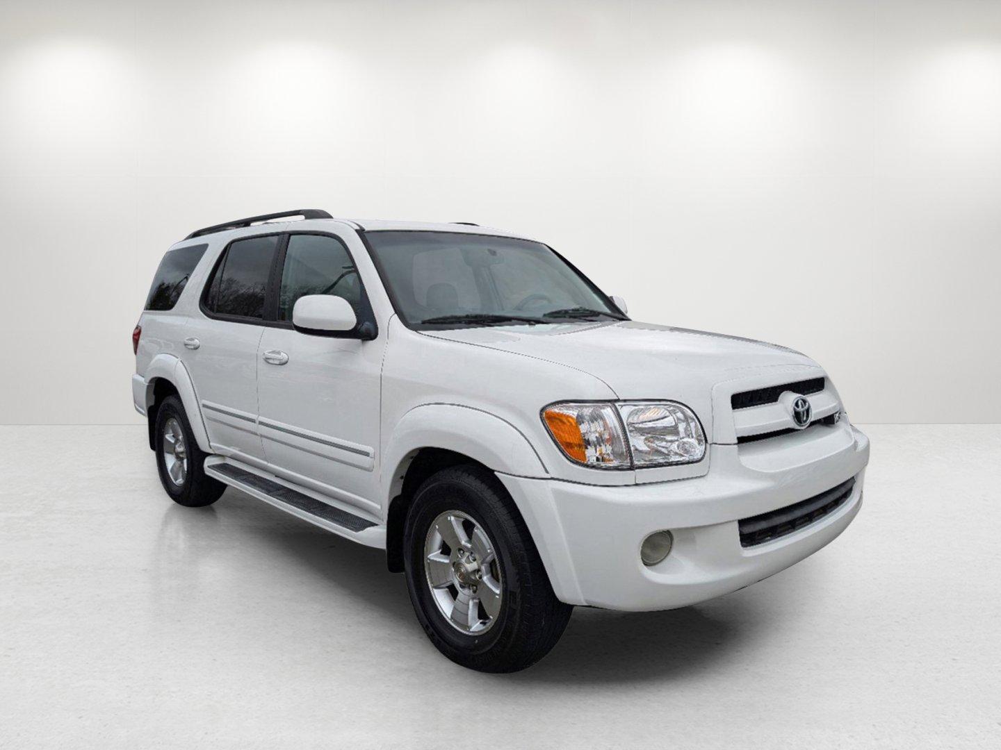 2007 Toyota Sequoia SR5 (5TDZT34A97S) with an Gas V8 4.7L/285 engine, 5-Speed Automatic w/OD transmission, located at 3959 U.S. 80 W, Phenix City, AL, 36870, (334) 297-4885, 32.469296, -85.135185 - 2007 Toyota Sequoia SR5 - Photo#2