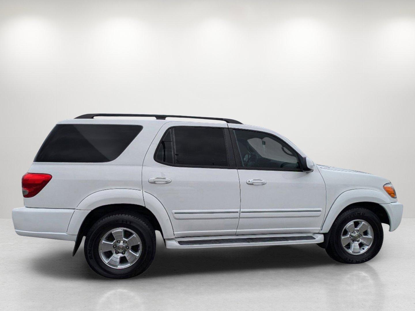 2007 Toyota Sequoia SR5 (5TDZT34A97S) with an Gas V8 4.7L/285 engine, 5-Speed Automatic w/OD transmission, located at 3959 U.S. 80 W, Phenix City, AL, 36870, (334) 297-4885, 32.469296, -85.135185 - 2007 Toyota Sequoia SR5 - Photo#3