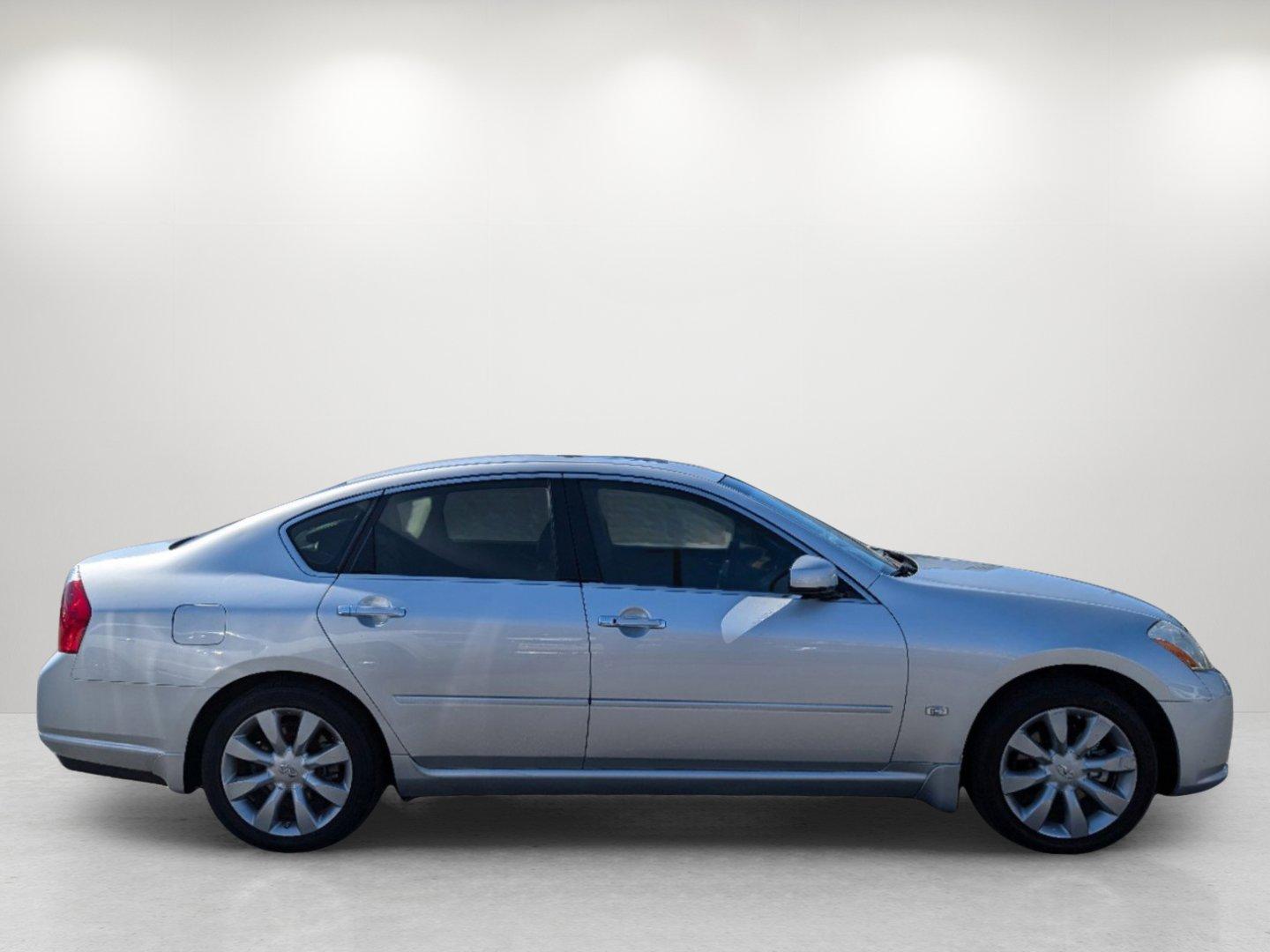 2007 Infiniti M35 (JNKAY01E77M) with an Gas V6 3.5L/214 engine, 5-Speed Automatic transmission, located at 1430 Gateway Drive, Opelika, AL, 36801, (334) 239-0944, 32.637871, -85.409790 - 2007 Infiniti M35 - Photo#3