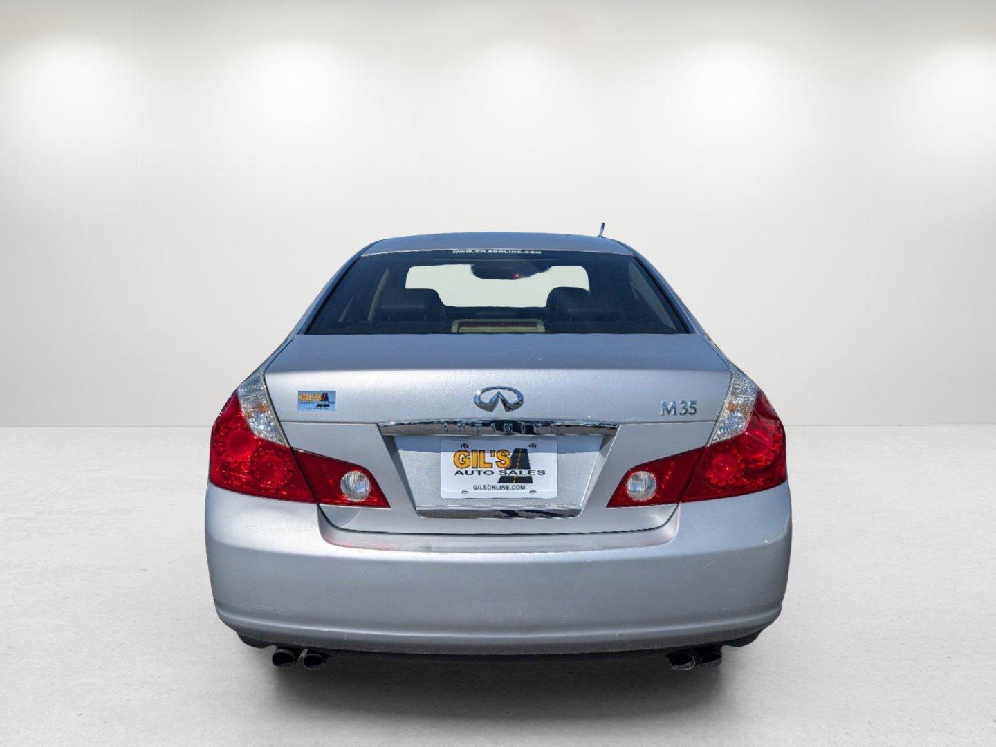 2007 Infiniti M35 (JNKAY01E77M) with an Gas V6 3.5L/214 engine, 5-Speed Automatic transmission, located at 1430 Gateway Drive, Opelika, AL, 36801, (334) 239-0944, 32.637871, -85.409790 - 2007 Infiniti M35 - Photo#5