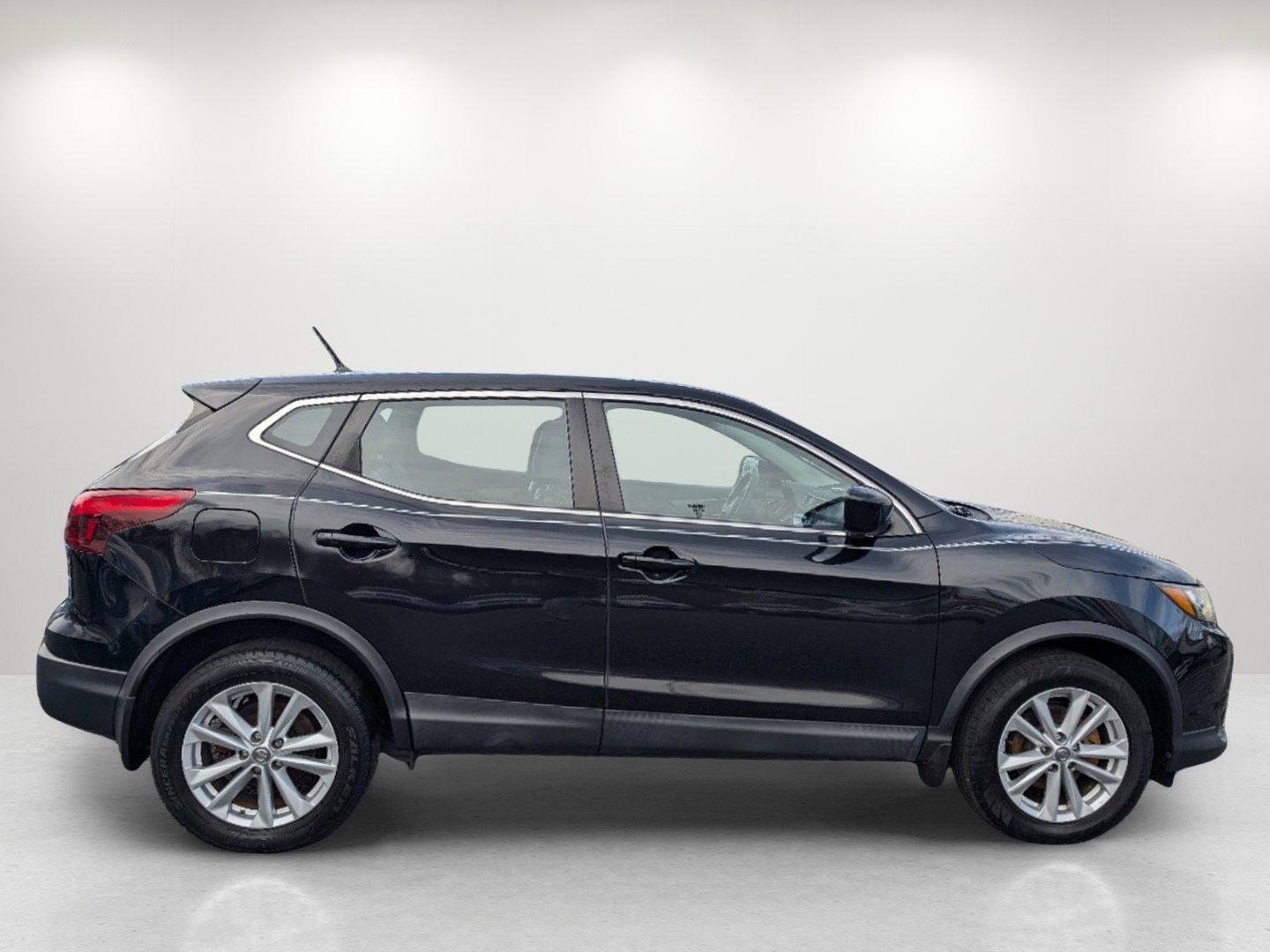 2018 /Charcoal Nissan Rogue Sport S (JN1BJ1CR3JW) with an Regular Unleaded I-4 2.0 L/122 engine, 1-Speed CVT w/OD transmission, located at 1430 Gateway Drive, Opelika, AL, 36801, (334) 239-0944, 32.637871, -85.409790 - 2018 Nissan Rogue Sport S - Photo#3