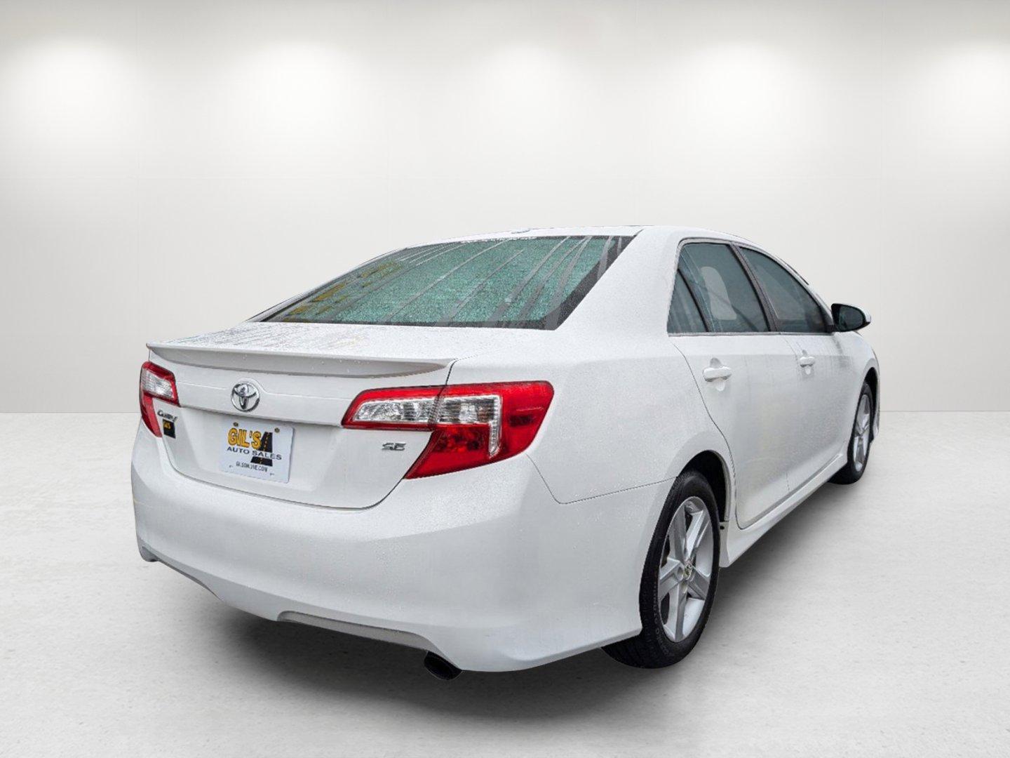 2012 Toyota Camry SE (4T1BF1FK7CU) with an Gas I4 2.5L/152 engine, 6-Speed Automatic w/Manual Shift transmission, located at 1430 Gateway Drive, Opelika, AL, 36801, (334) 239-0944, 32.637871, -85.409790 - 2012 Toyota Camry SE - Photo#4