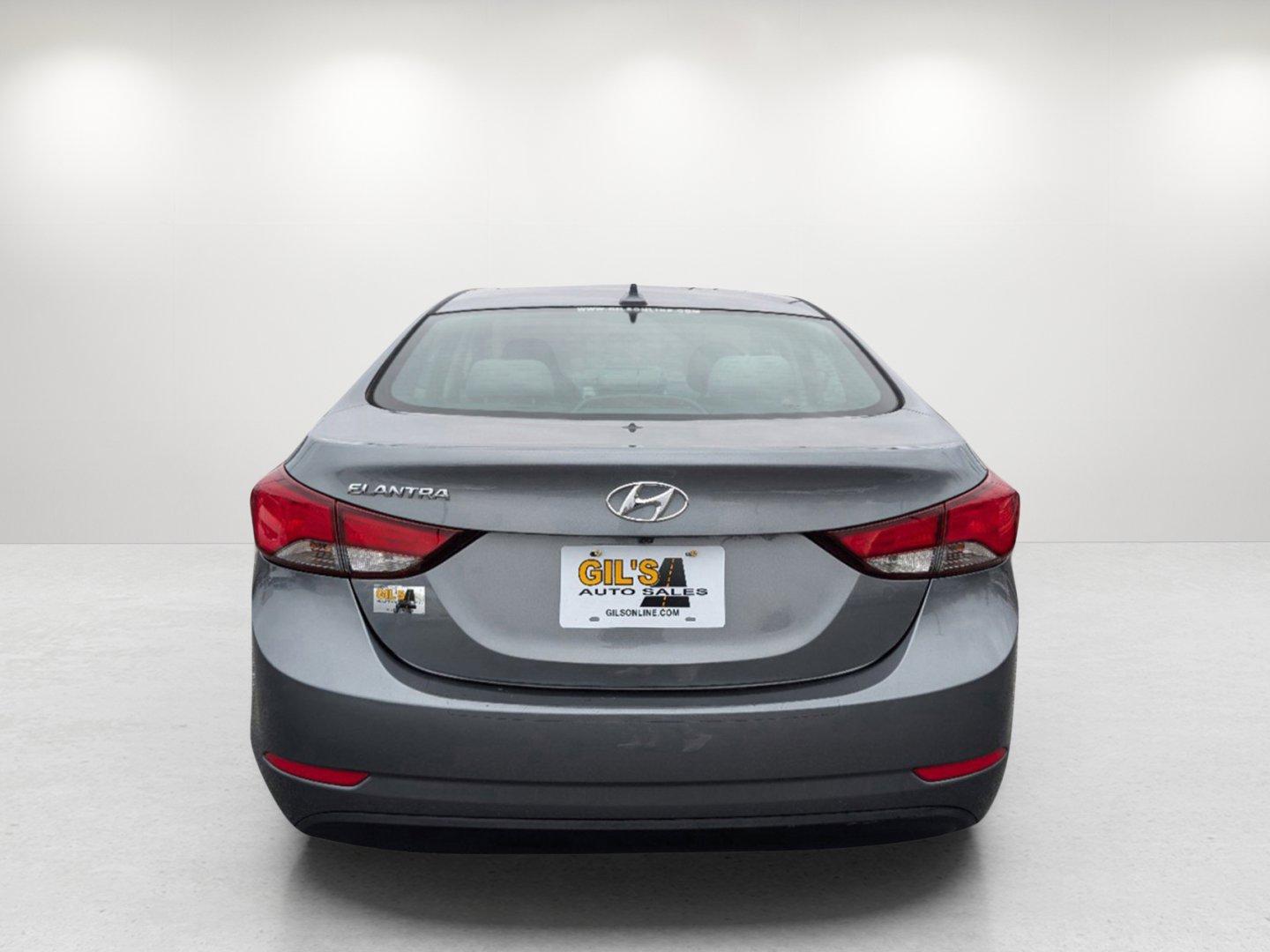 2016 /Gray Hyundai Elantra SE (KMHDH4AE3GU) with an Regular Unleaded I-4 1.8 L/110 engine, 6-Speed Automatic w/OD transmission, located at 804 22nd Ave, Phenix City, AL, 36870, (334) 297-1860, 32.484749, -85.024475 - 2016 Hyundai Elantra SE - Photo#5