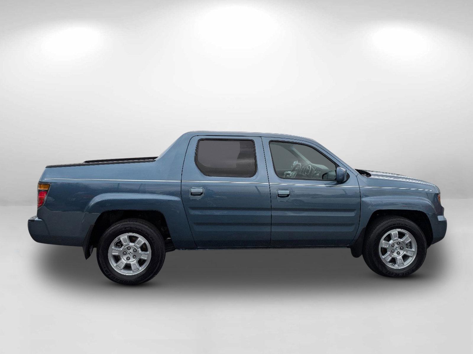 2008 Honda Ridgeline RTL (2HJYK16538H) with an Gas V6 3.5L/212 engine, 5-Speed Automatic w/OD transmission, located at 5115 14th Ave., Columbus, GA, 31904, (706) 323-0345, 32.511494, -84.971046 - 2008 Honda Ridgeline RTL - Photo#3