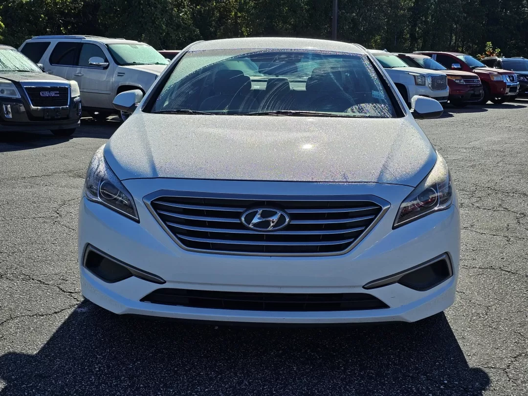 2016 /Gray Hyundai Sonata 2.4L SE (5NPE24AF6GH) with an Other engine, located at 3959 U.S. 80 W, Phenix City, AL, 36870, (334) 297-4885, 32.469296, -85.135185 - **Experience Life on the Road in Style with This 2016 Hyundai Sonata**<br /> <br /> Are you searching for the perfect sedan that combines reliability, style, and affordability? Look no further than this stunning 2016 Hyundai Sonata, available now at Gils Auto in Phenix City, AL. This vehicle is idea - Photo#1