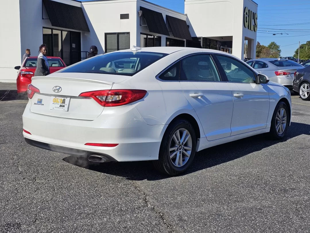 2016 /Gray Hyundai Sonata 2.4L SE (5NPE24AF6GH) with an Other engine, located at 3959 U.S. 80 W, Phenix City, AL, 36870, (334) 297-4885, 32.469296, -85.135185 - **Experience Life on the Road in Style with This 2016 Hyundai Sonata**<br /> <br /> Are you searching for the perfect sedan that combines reliability, style, and affordability? Look no further than this stunning 2016 Hyundai Sonata, available now at Gils Auto in Phenix City, AL. This vehicle is idea - Photo#4