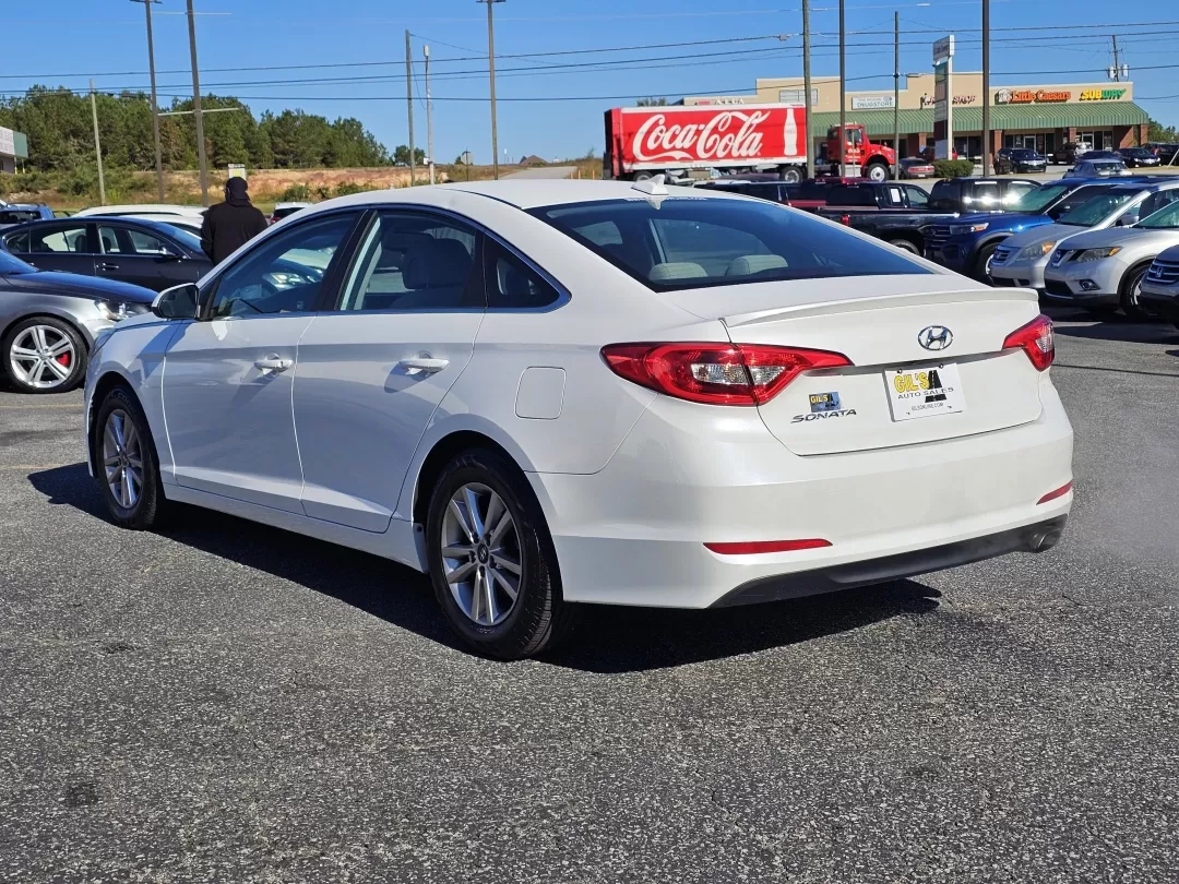 2016 /Gray Hyundai Sonata 2.4L SE (5NPE24AF6GH) with an Other engine, located at 3959 U.S. 80 W, Phenix City, AL, 36870, (334) 297-4885, 32.469296, -85.135185 - **Experience Life on the Road in Style with This 2016 Hyundai Sonata**<br /> <br /> Are you searching for the perfect sedan that combines reliability, style, and affordability? Look no further than this stunning 2016 Hyundai Sonata, available now at Gils Auto in Phenix City, AL. This vehicle is idea - Photo#6
