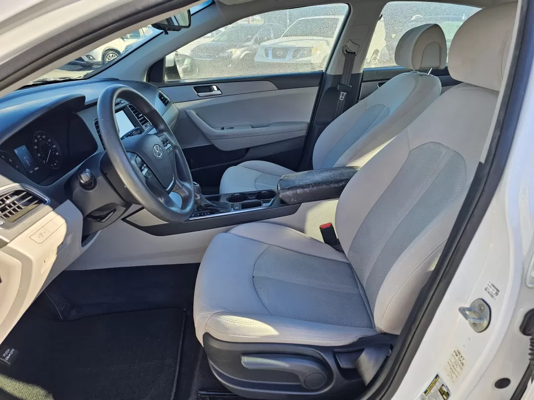 2016 /Gray Hyundai Sonata 2.4L SE (5NPE24AF6GH) with an Other engine, located at 3959 U.S. 80 W, Phenix City, AL, 36870, (334) 297-4885, 32.469296, -85.135185 - **Experience Life on the Road in Style with This 2016 Hyundai Sonata**<br /> <br /> Are you searching for the perfect sedan that combines reliability, style, and affordability? Look no further than this stunning 2016 Hyundai Sonata, available now at Gils Auto in Phenix City, AL. This vehicle is idea - Photo#9