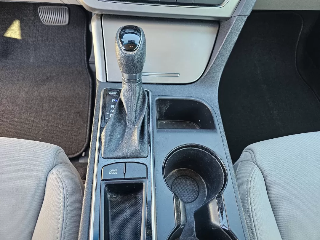 2016 /Gray Hyundai Sonata 2.4L SE (5NPE24AF6GH) with an Other engine, located at 3959 U.S. 80 W, Phenix City, AL, 36870, (334) 297-4885, 32.469296, -85.135185 - **Experience Life on the Road in Style with This 2016 Hyundai Sonata**<br /> <br /> Are you searching for the perfect sedan that combines reliability, style, and affordability? Look no further than this stunning 2016 Hyundai Sonata, available now at Gils Auto in Phenix City, AL. This vehicle is idea - Photo#12