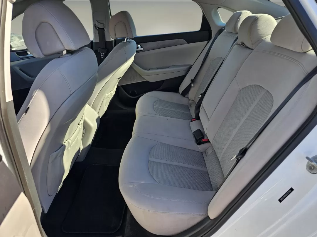 2016 /Gray Hyundai Sonata 2.4L SE (5NPE24AF6GH) with an Other engine, located at 7000 Northlake Connector, Columbus, GA, 31904, (706) 987-8085, 32.524975, -84.978134 - **Experience Life on the Road in Style with This 2016 Hyundai Sonata**<br /> <br /> Are you searching for the perfect sedan that combines reliability, style, and affordability? Look no further than this stunning 2016 Hyundai Sonata, available now at Gils Auto in Phenix City, AL. This vehicle is idea - Photo#14