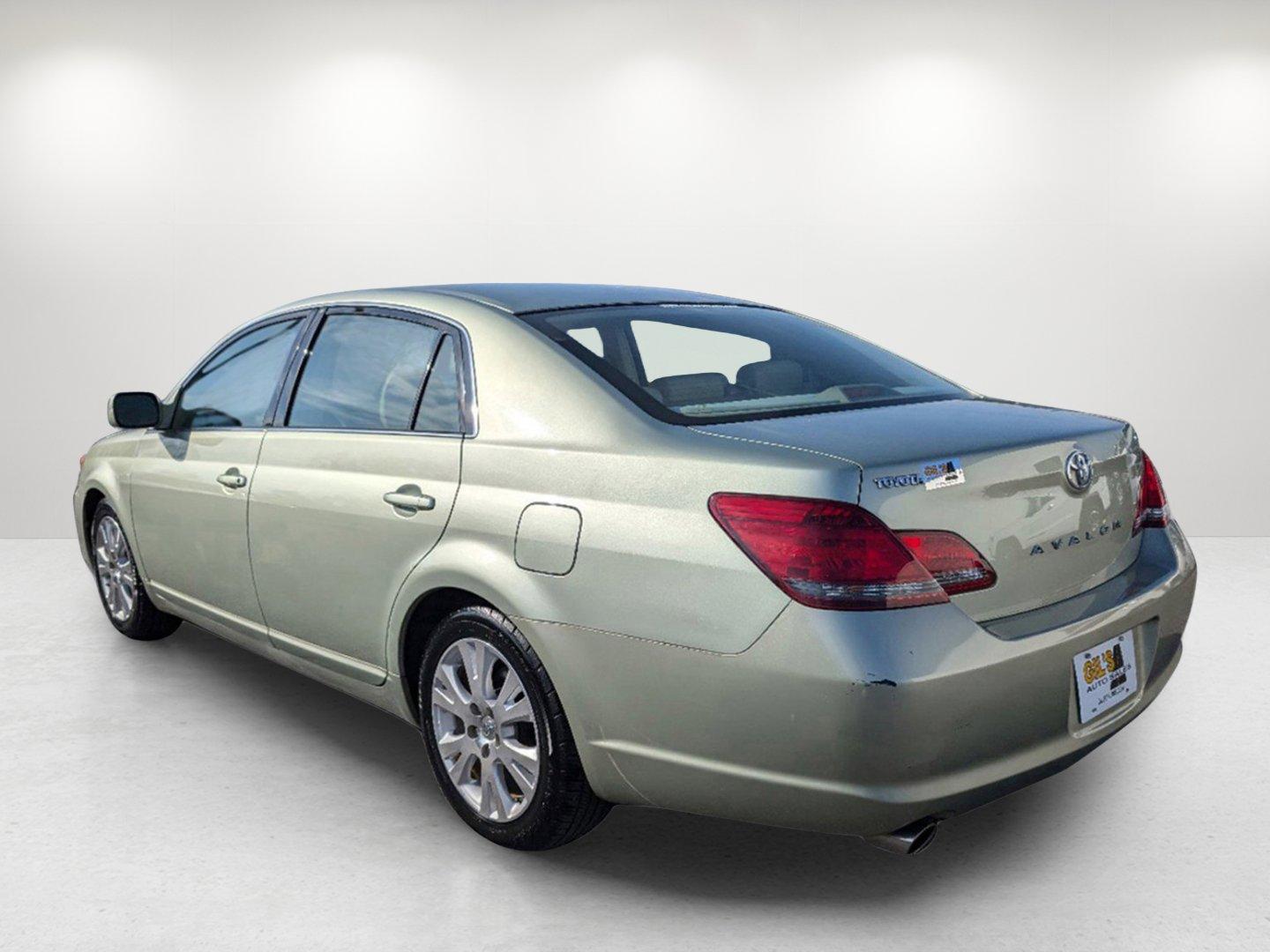 2008 Toyota Avalon XLS (4T1BK36B38U) with an Gas V6 3.5L/211 engine, 6-Speed Automatic w/OD transmission, located at 7000 Northlake Connector, Columbus, GA, 31904, (706) 987-8085, 32.524975, -84.978134 - 2008 Toyota Avalon XLS - Photo#6